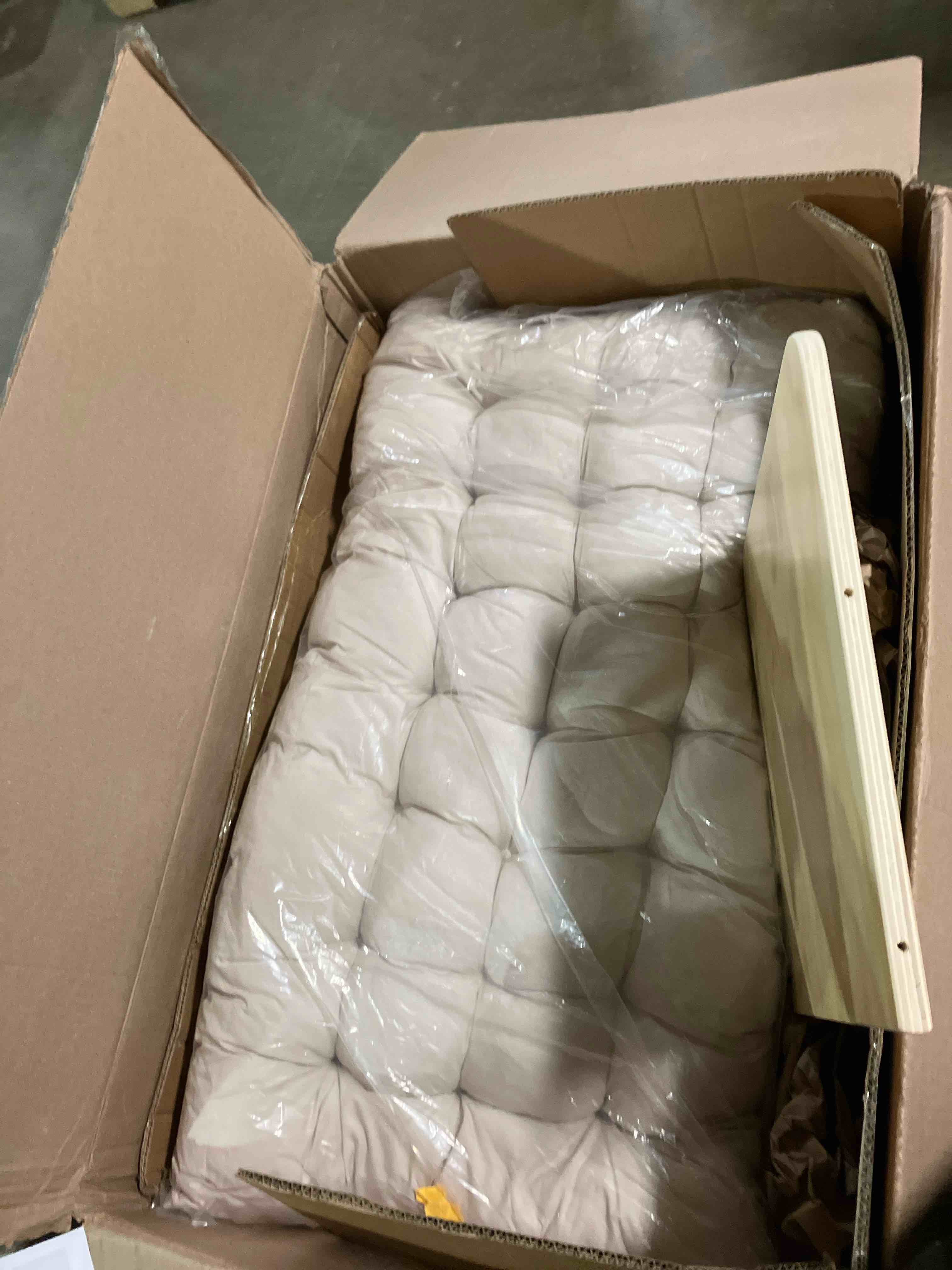 https://s3.amazonaws.com/lotting-images-prod/phillipi/BRN1949762_1745931677454.jpeg