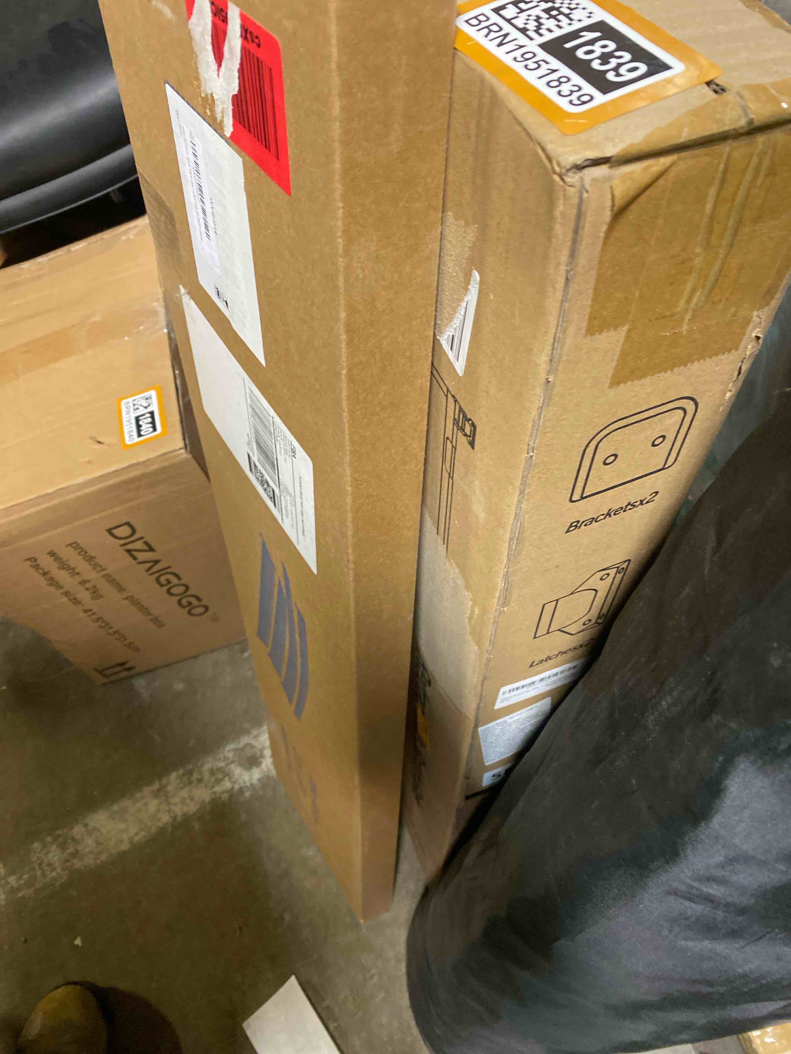 https://s3.amazonaws.com/lotting-images-prod/phillipi/BRN1951842_1742581714019.jpeg