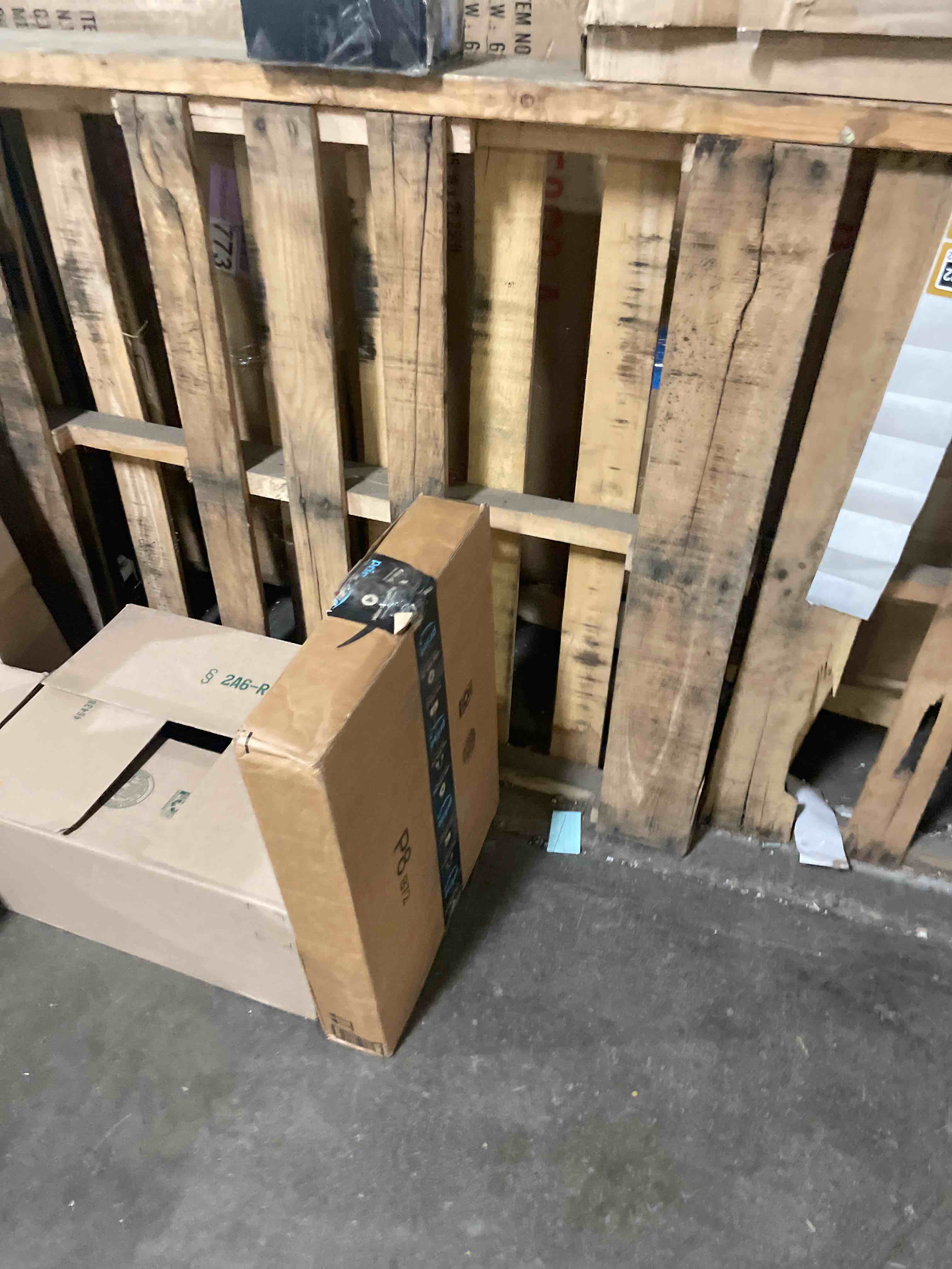 https://s3.amazonaws.com/lotting-images-prod/phillipi/BRN1954122_1755696397143.jpeg