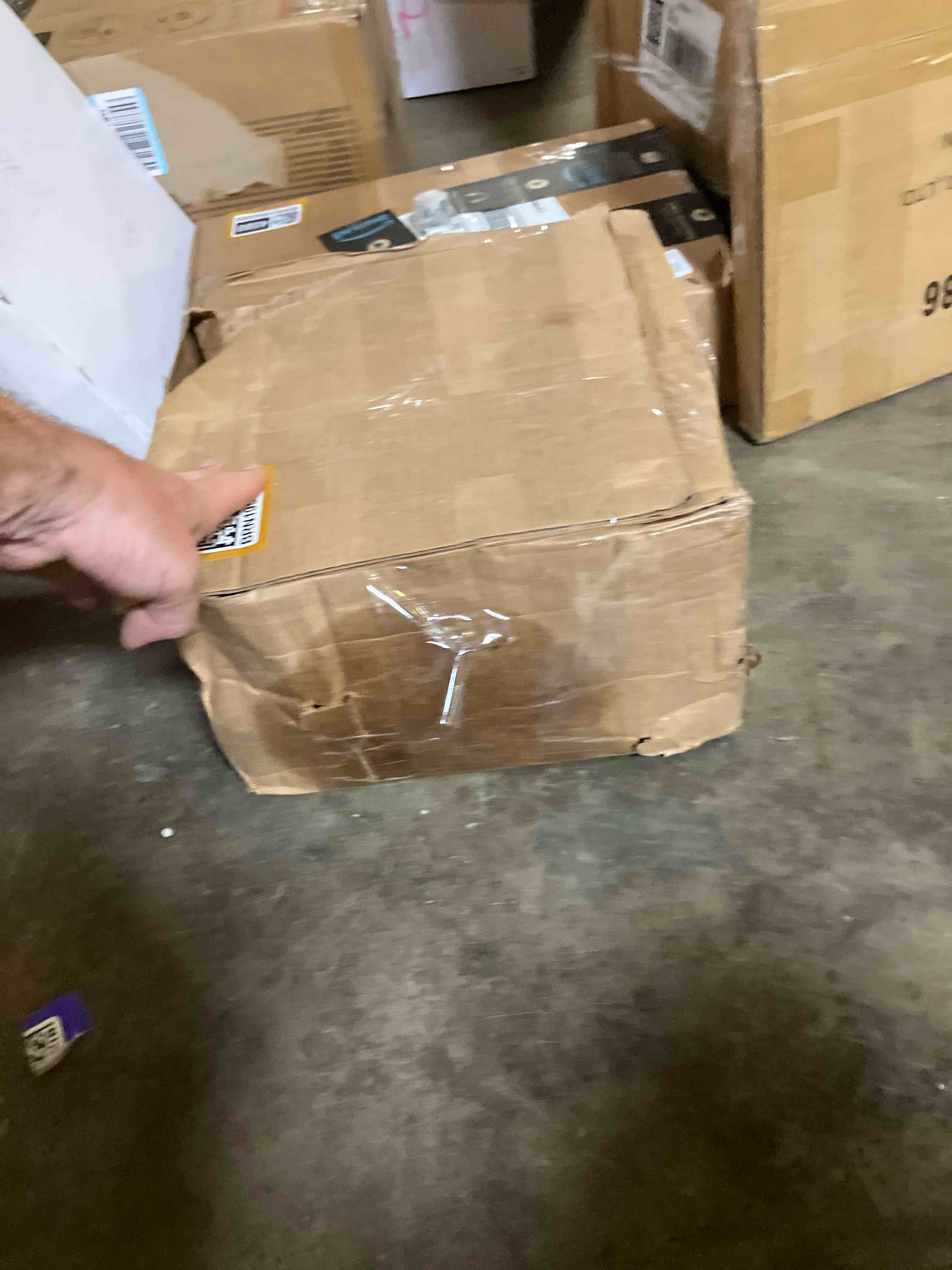 https://s3.amazonaws.com/lotting-images-prod/phillipi/BRN1954569_1755887978663.jpeg