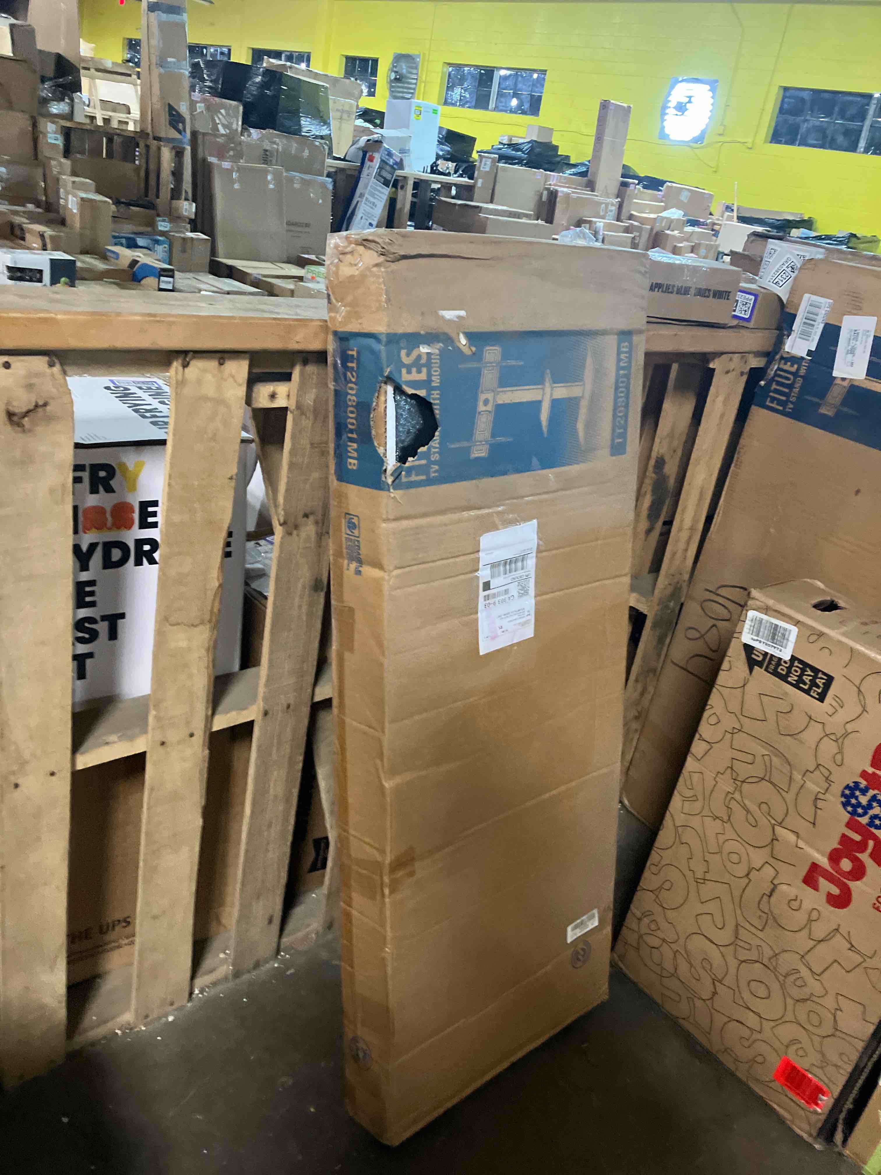 https://s3.amazonaws.com/lotting-images-prod/phillipi/BRN1954736_1756211763540.jpeg
