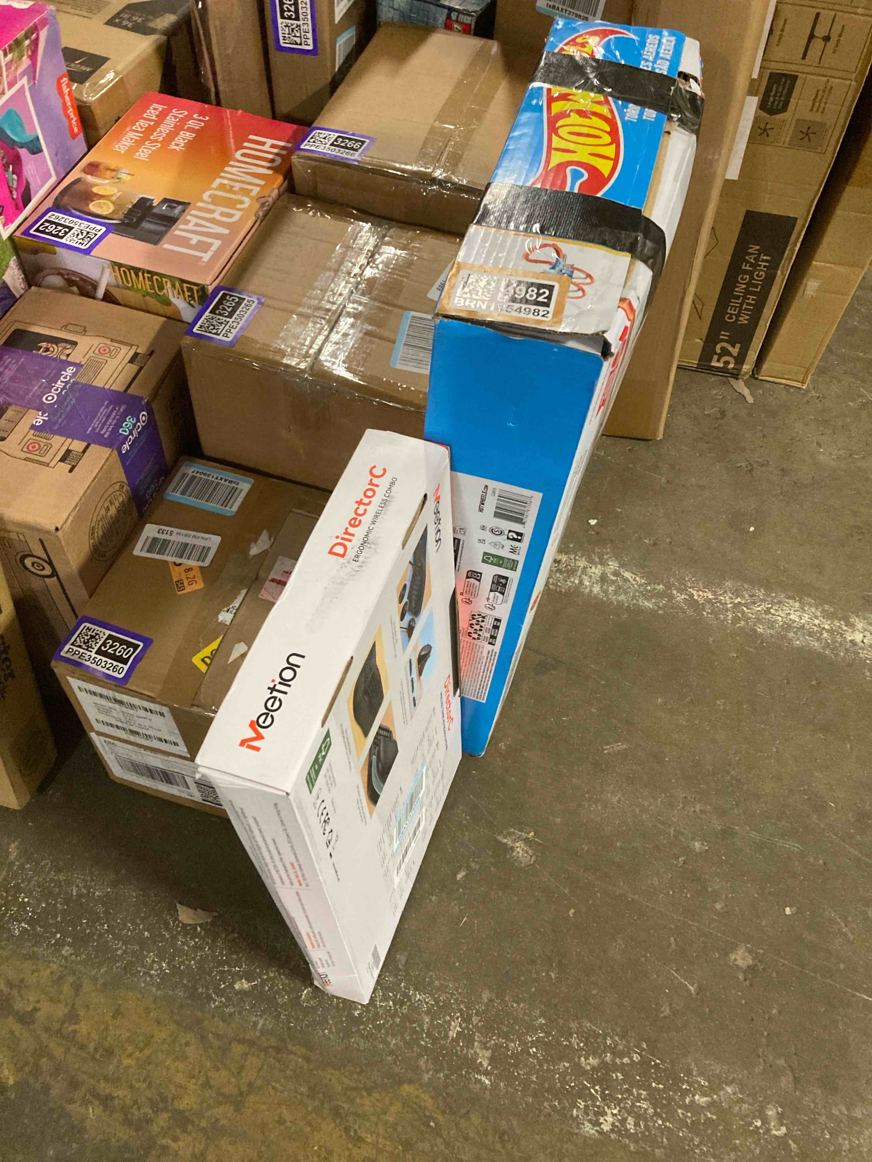 https://s3.amazonaws.com/lotting-images-prod/phillipi/BRN1954990_1756237445642.jpeg