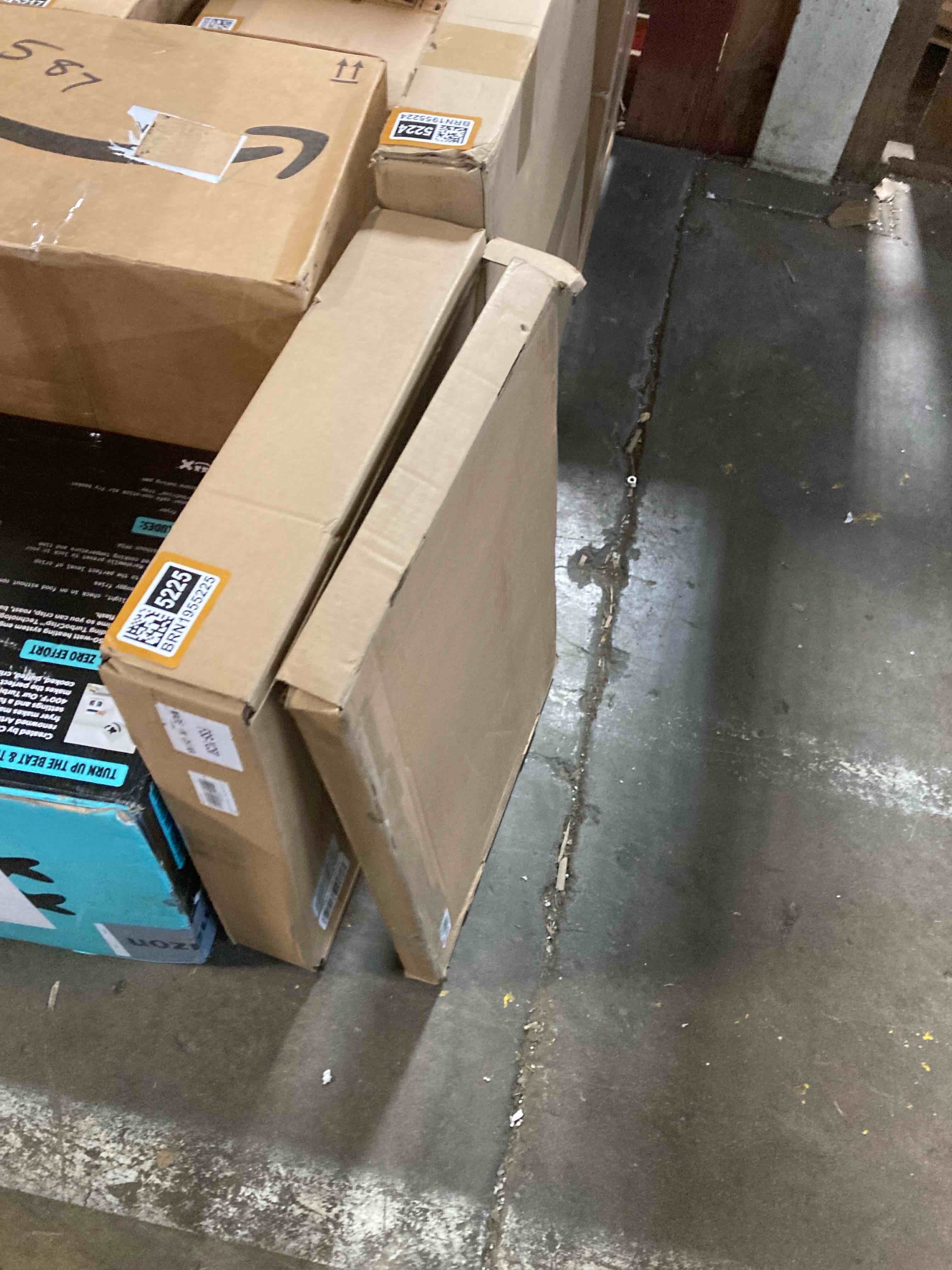 https://s3.amazonaws.com/lotting-images-prod/phillipi/BRN1955226_1756315012718.jpeg