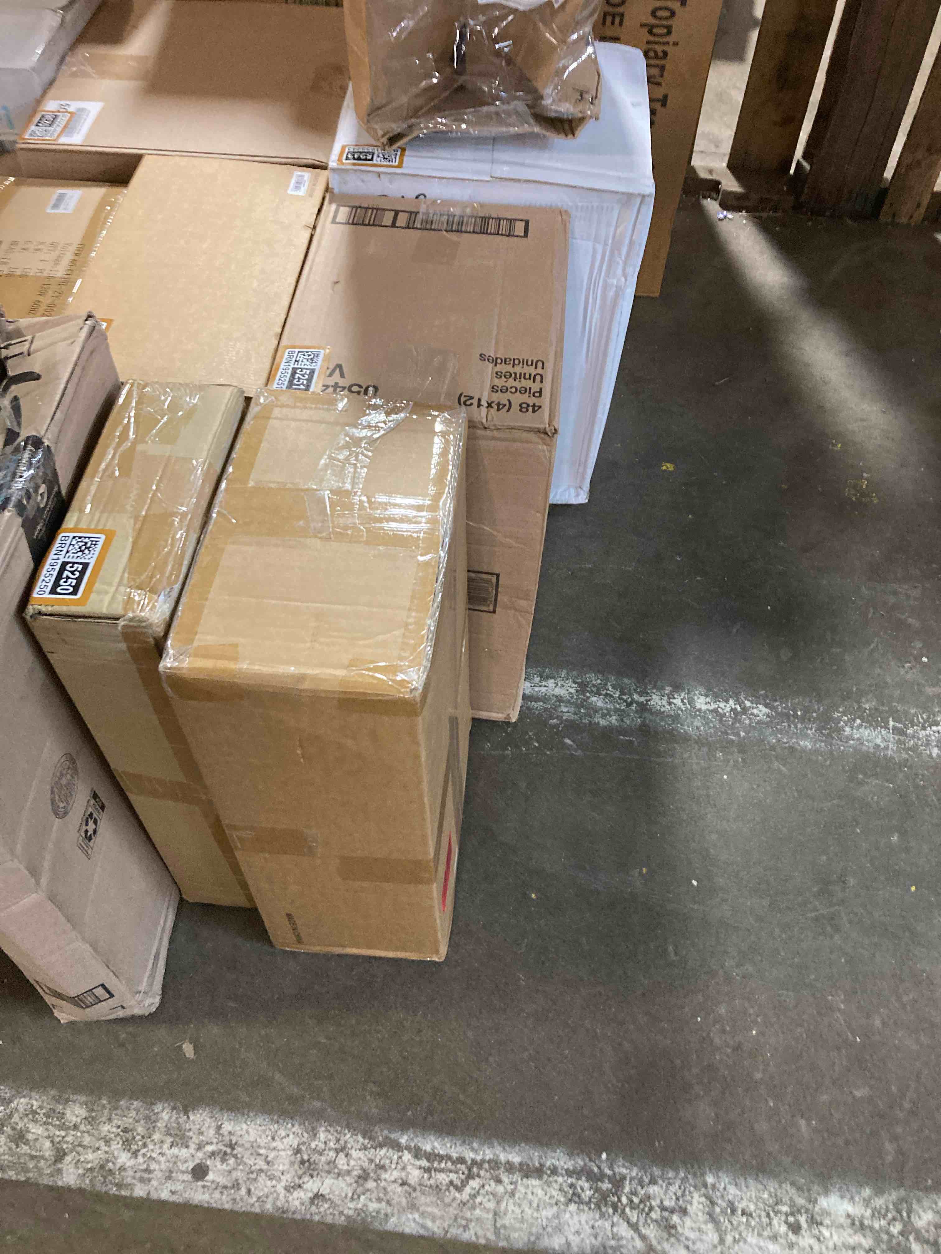https://s3.amazonaws.com/lotting-images-prod/phillipi/BRN1955252_1756317641192.jpeg