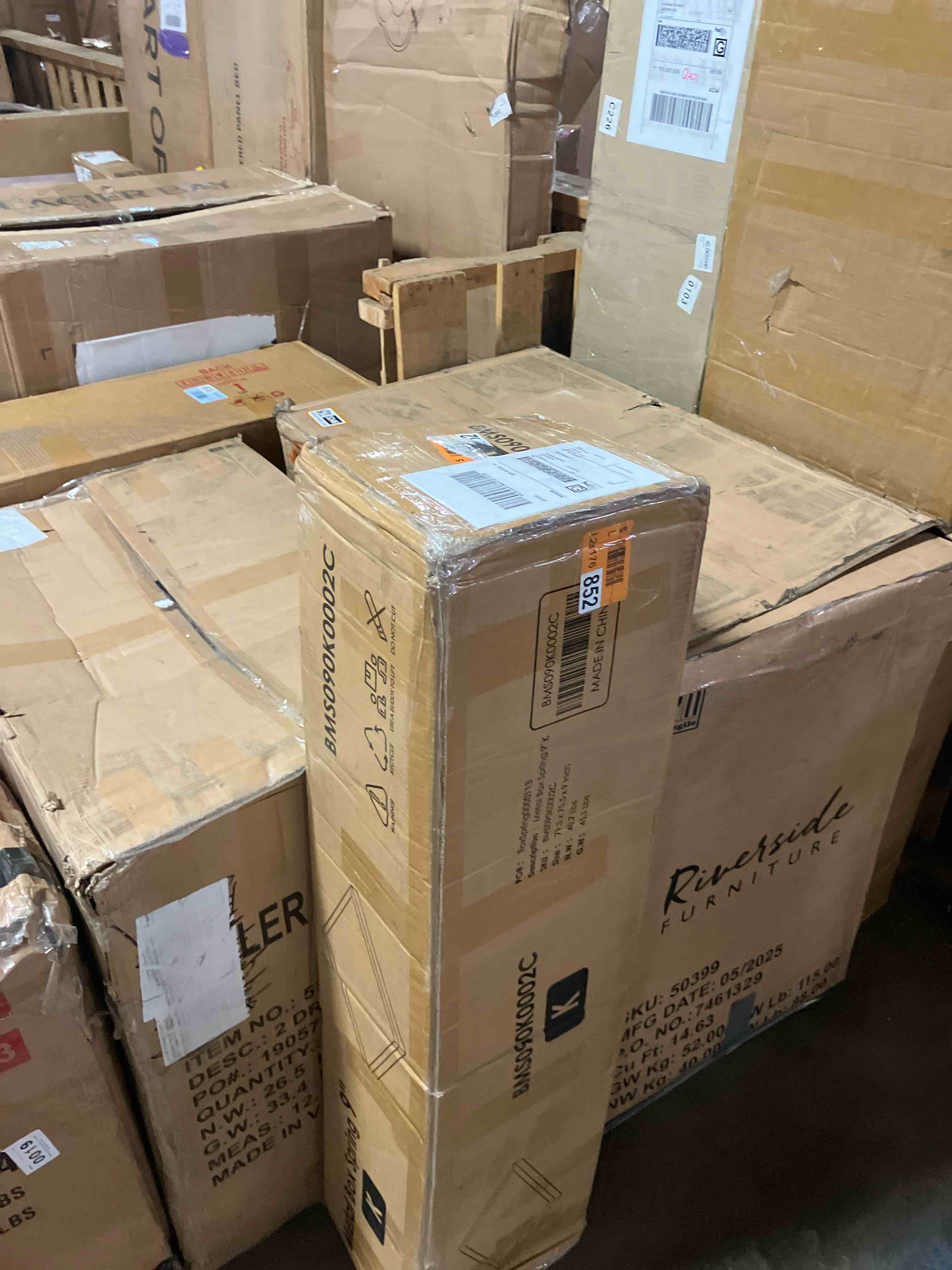 https://s3.amazonaws.com/lotting-images-prod/phillipi/BRN1955344_1756310882412.jpeg