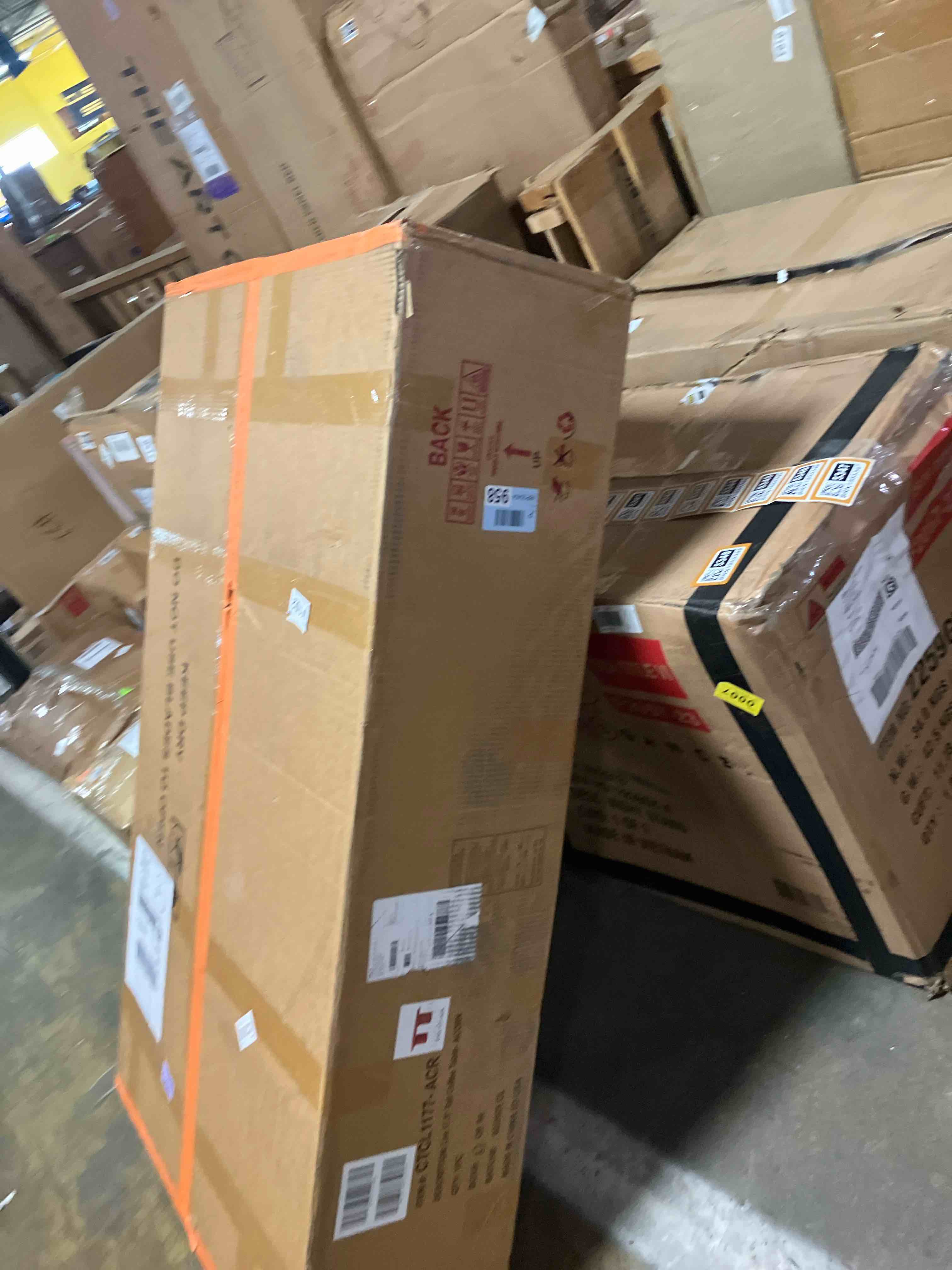 https://s3.amazonaws.com/lotting-images-prod/phillipi/BRN1955347_1756310417199.jpeg