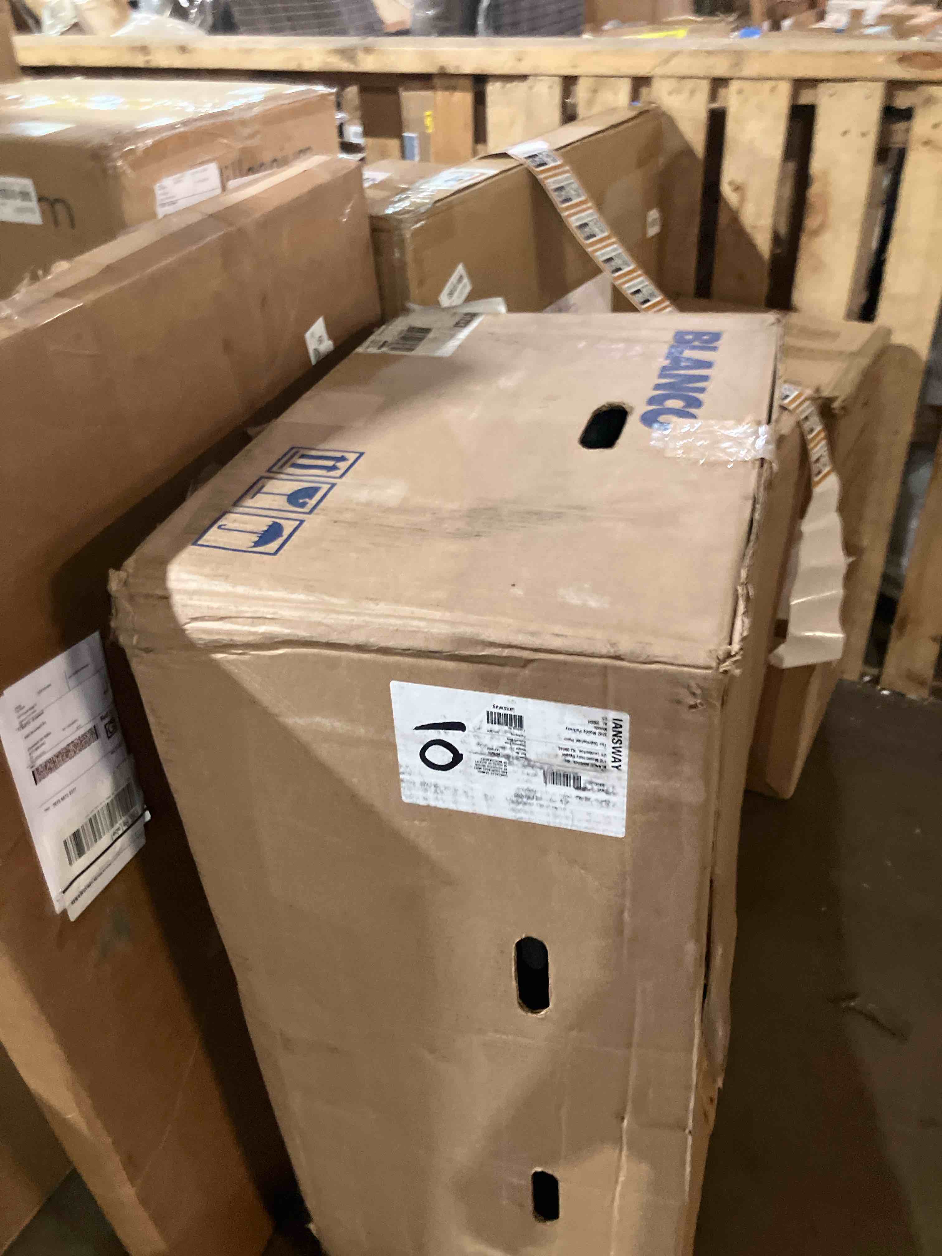 https://s3.amazonaws.com/lotting-images-prod/phillipi/BRN1955403_1756394093794.jpeg