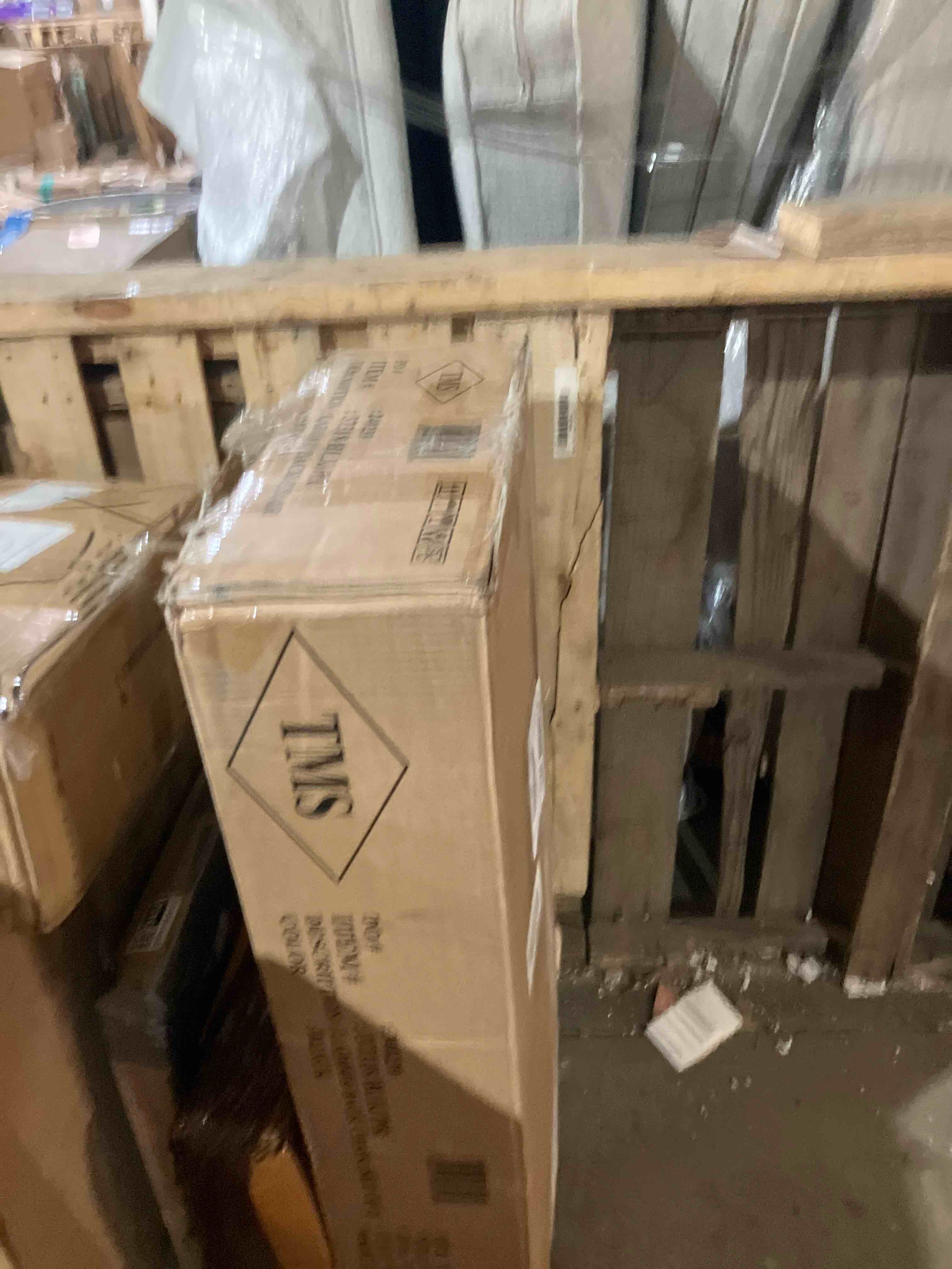 https://s3.amazonaws.com/lotting-images-prod/phillipi/BRN1955427_1756395402640.jpeg