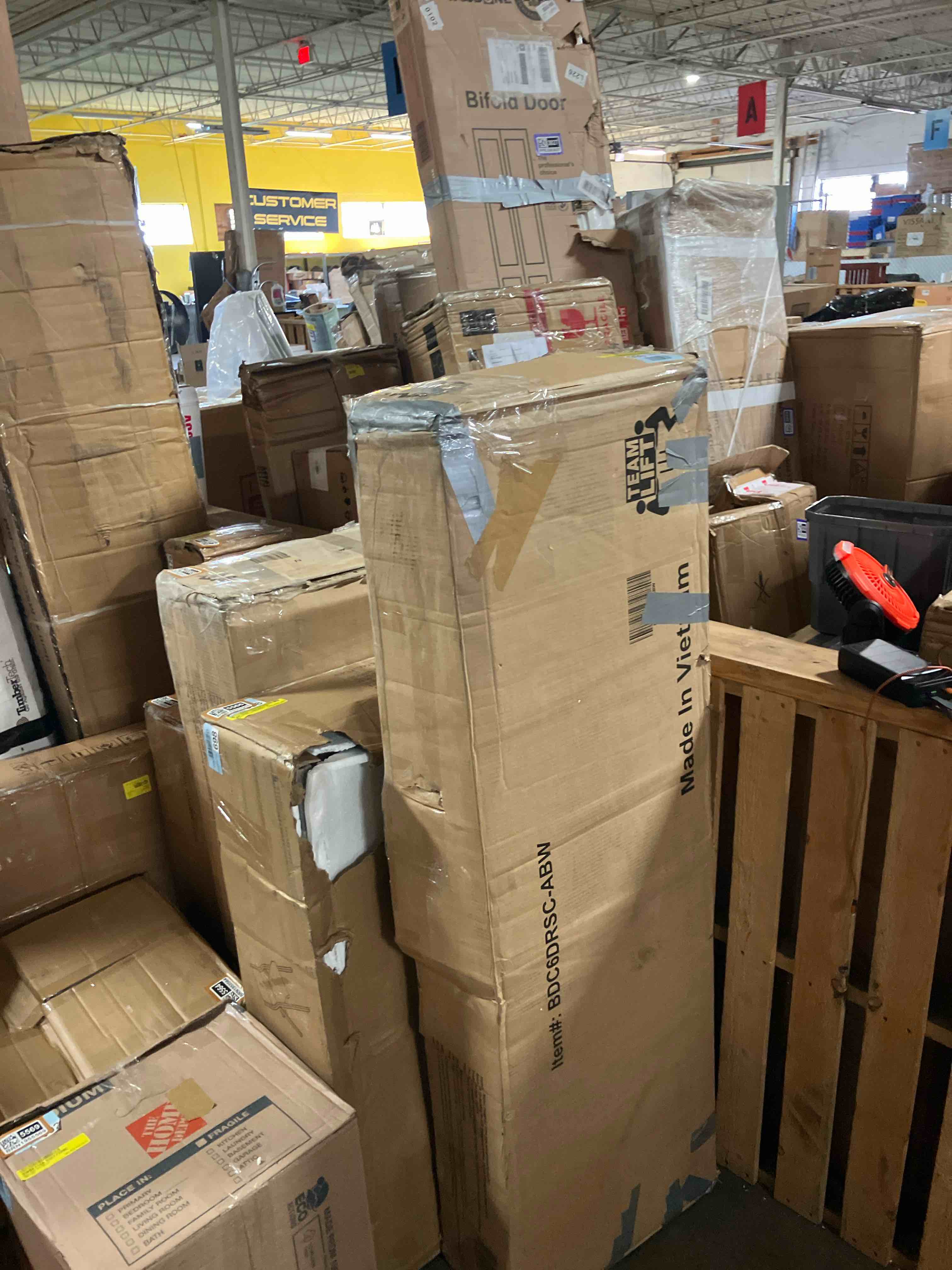 https://s3.amazonaws.com/lotting-images-prod/phillipi/BRN1955571_1757517997302.jpeg