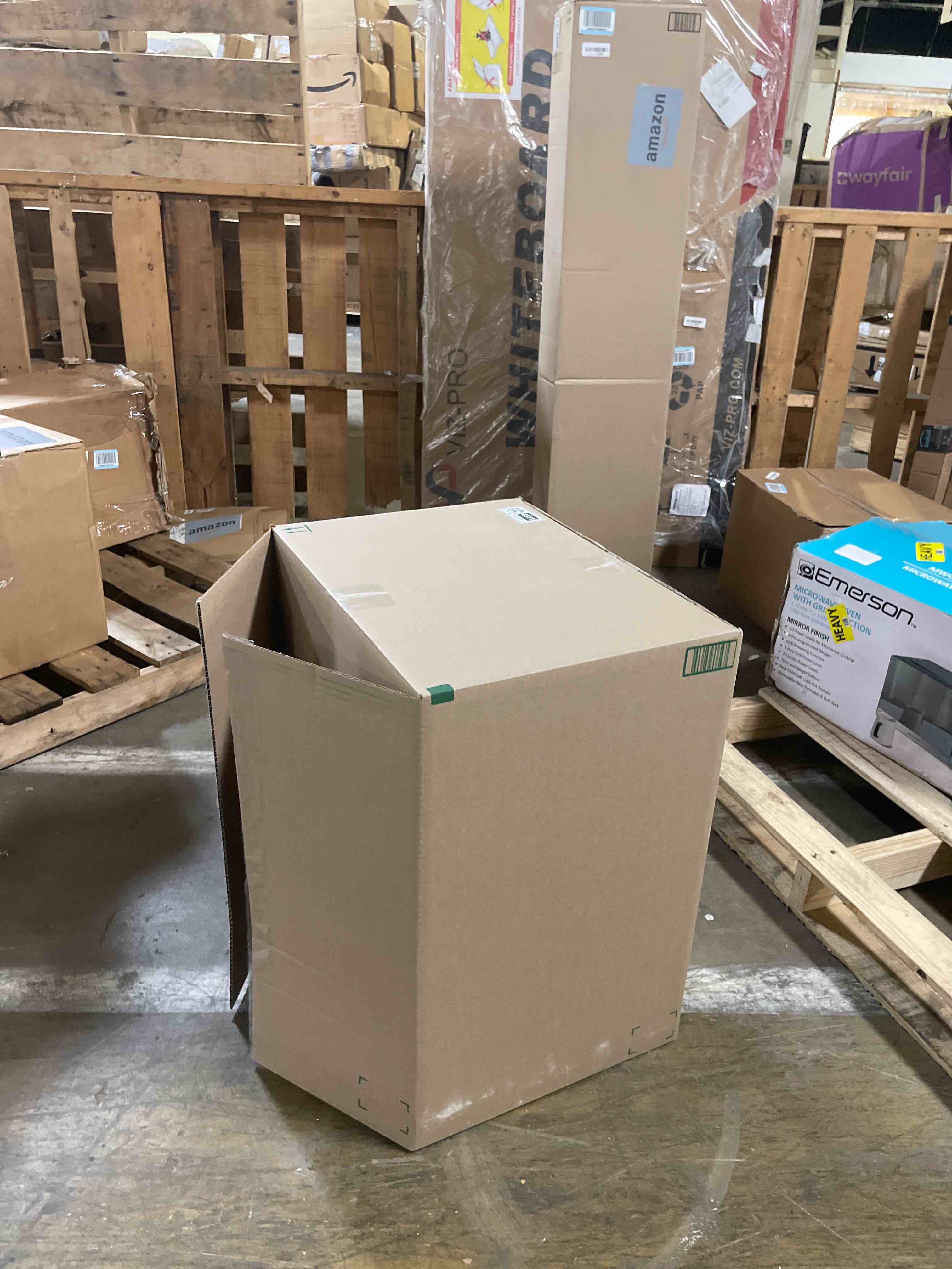 https://s3.amazonaws.com/lotting-images-prod/phillipi/BRN1956017_1757961031613.jpeg