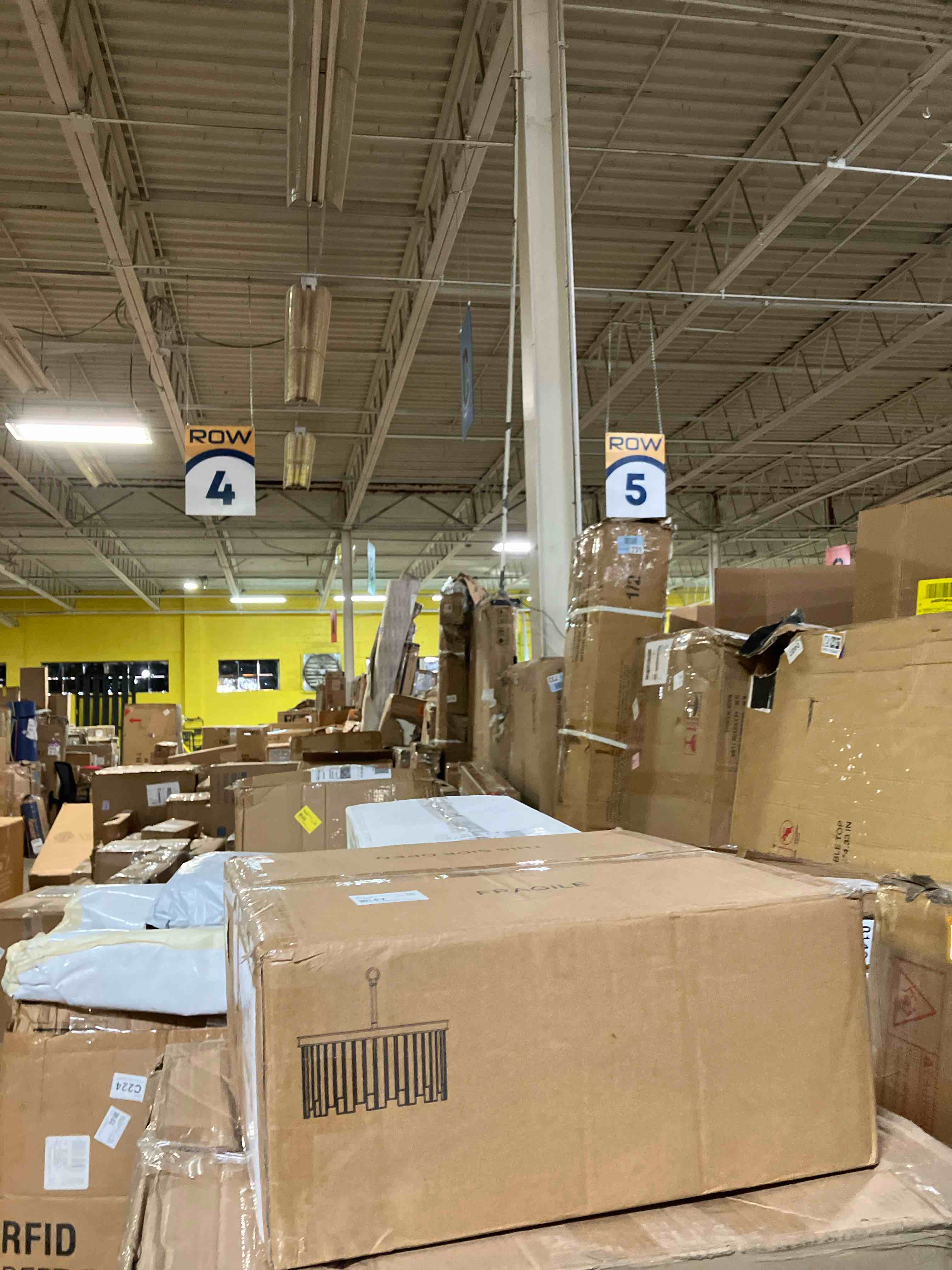 https://s3.amazonaws.com/lotting-images-prod/phillipi/BRN1956488_1759348433643.jpeg