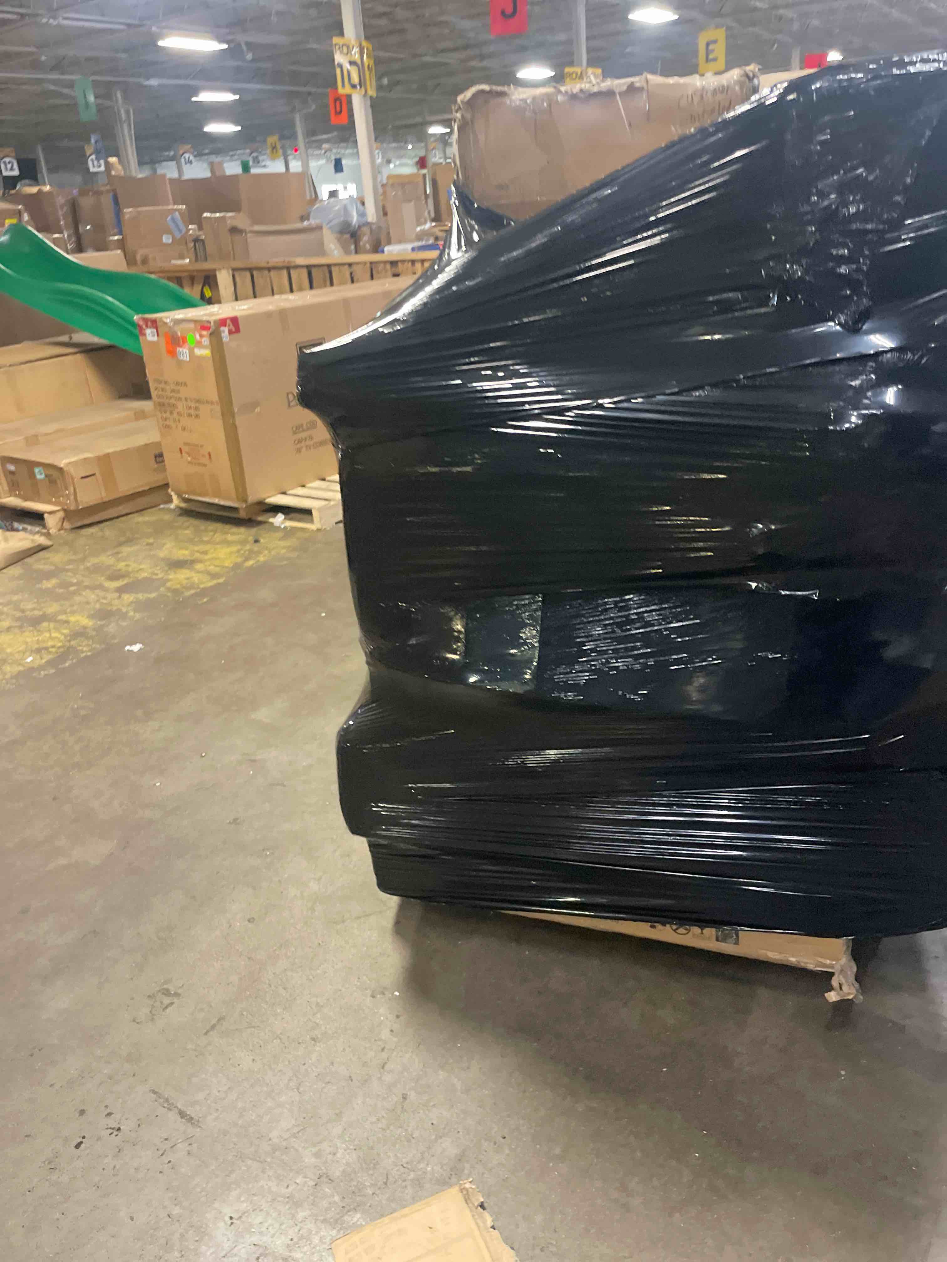 https://s3.amazonaws.com/lotting-images-prod/phillipi/BRN1957227_1750702643598.jpeg