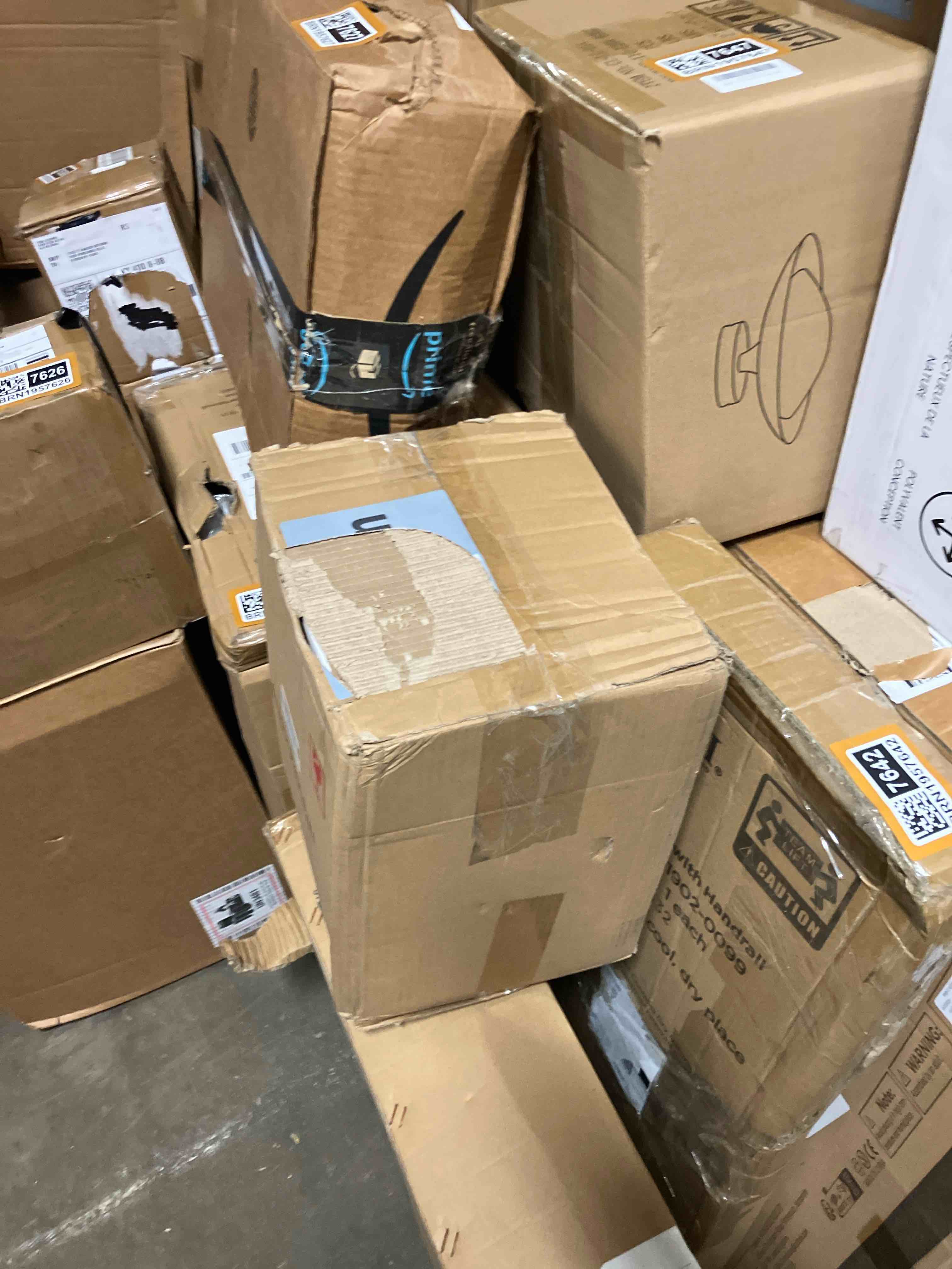 https://s3.amazonaws.com/lotting-images-prod/phillipi/BRN1957625_1746806890048.jpeg