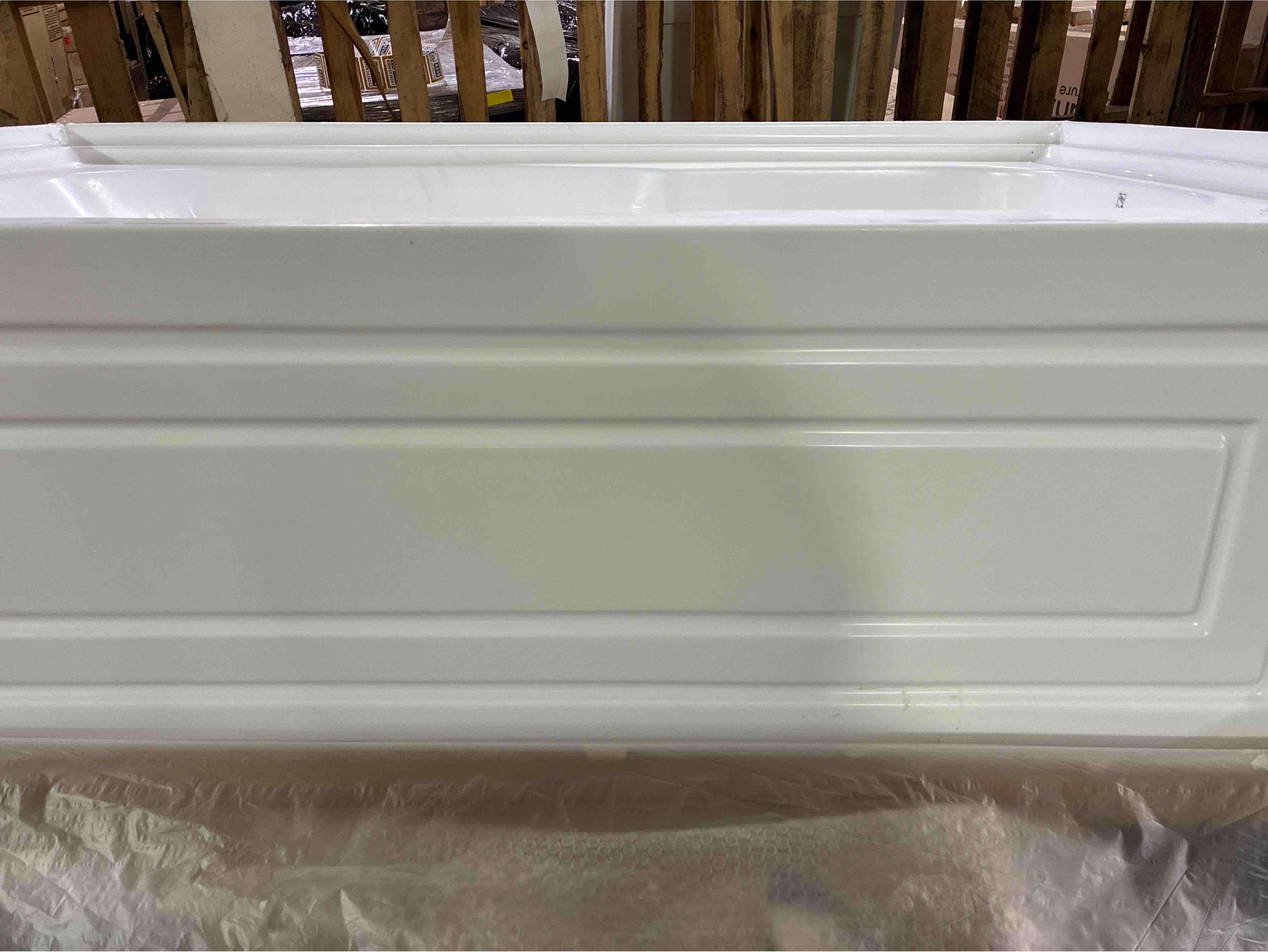Condition photo showing Good Condition for aqua eden vtam6031r21b 60-inch anti-skid acrylic 3-wall alcove tub with right hand drain hole, white. small chip in left back corner, can be resealed. 