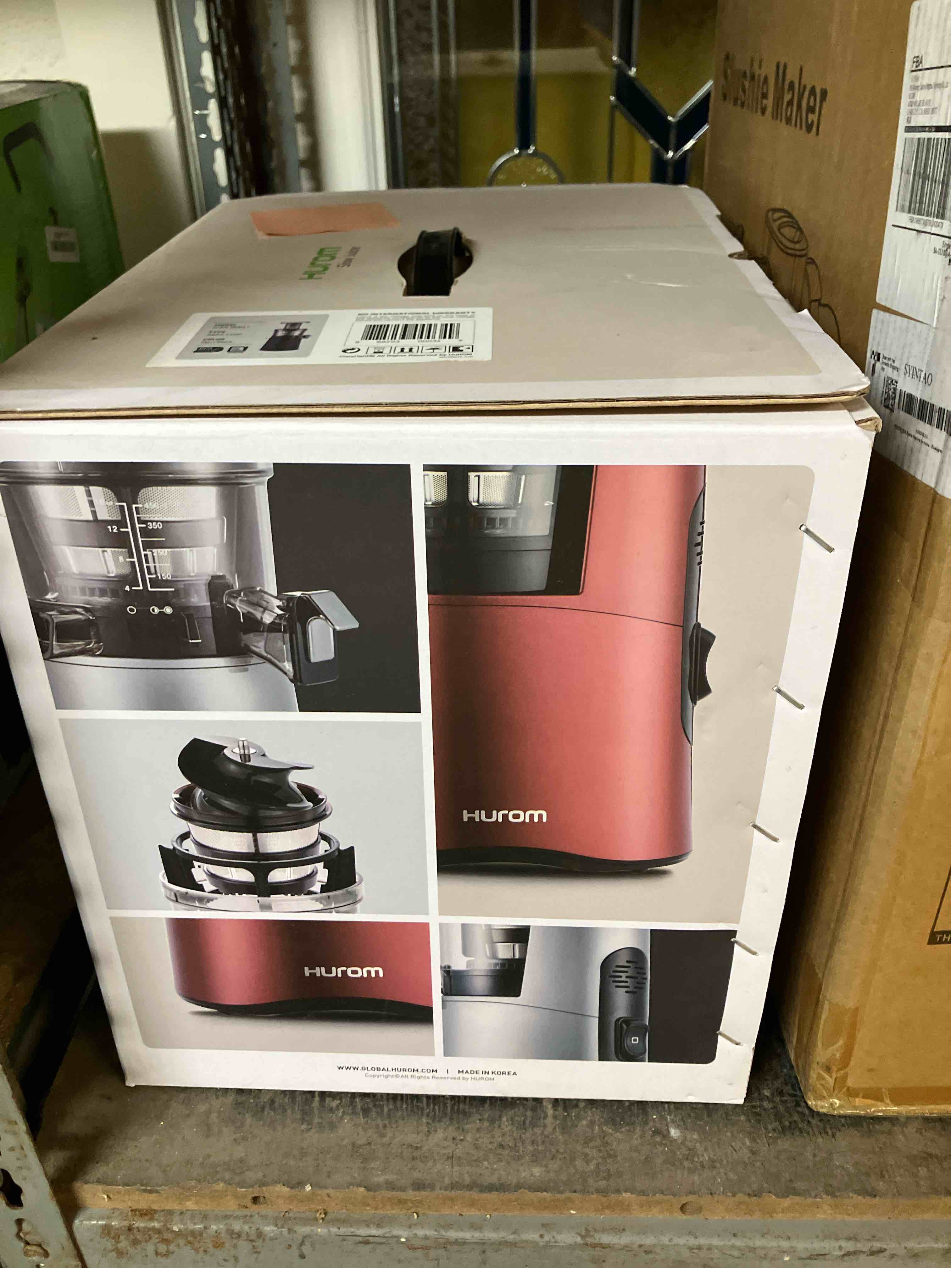Condition photo showing New/Like New for hurom h-aa slow juicer, matte black