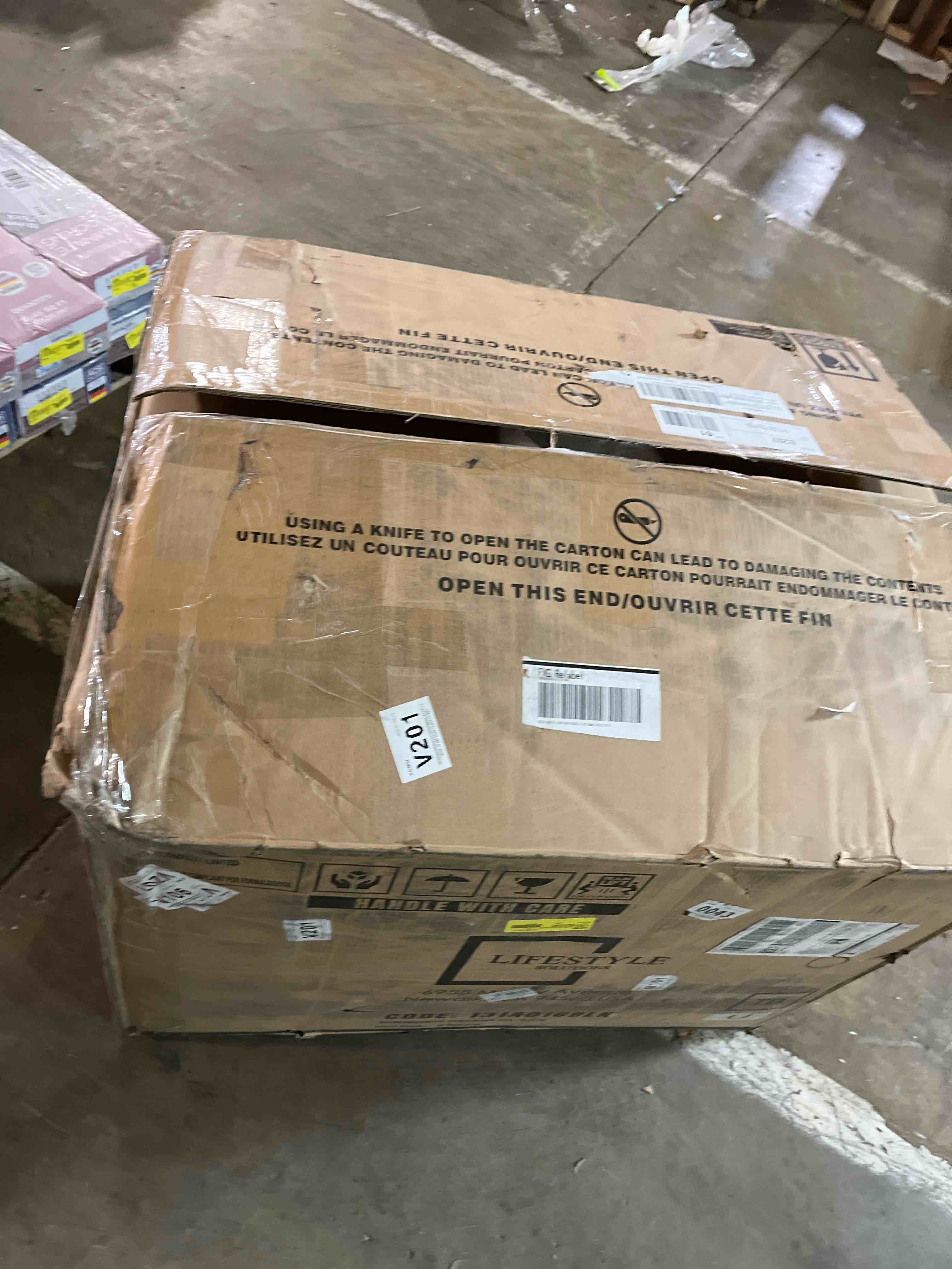 Condition photo showing New/Like New for Mercer Chair