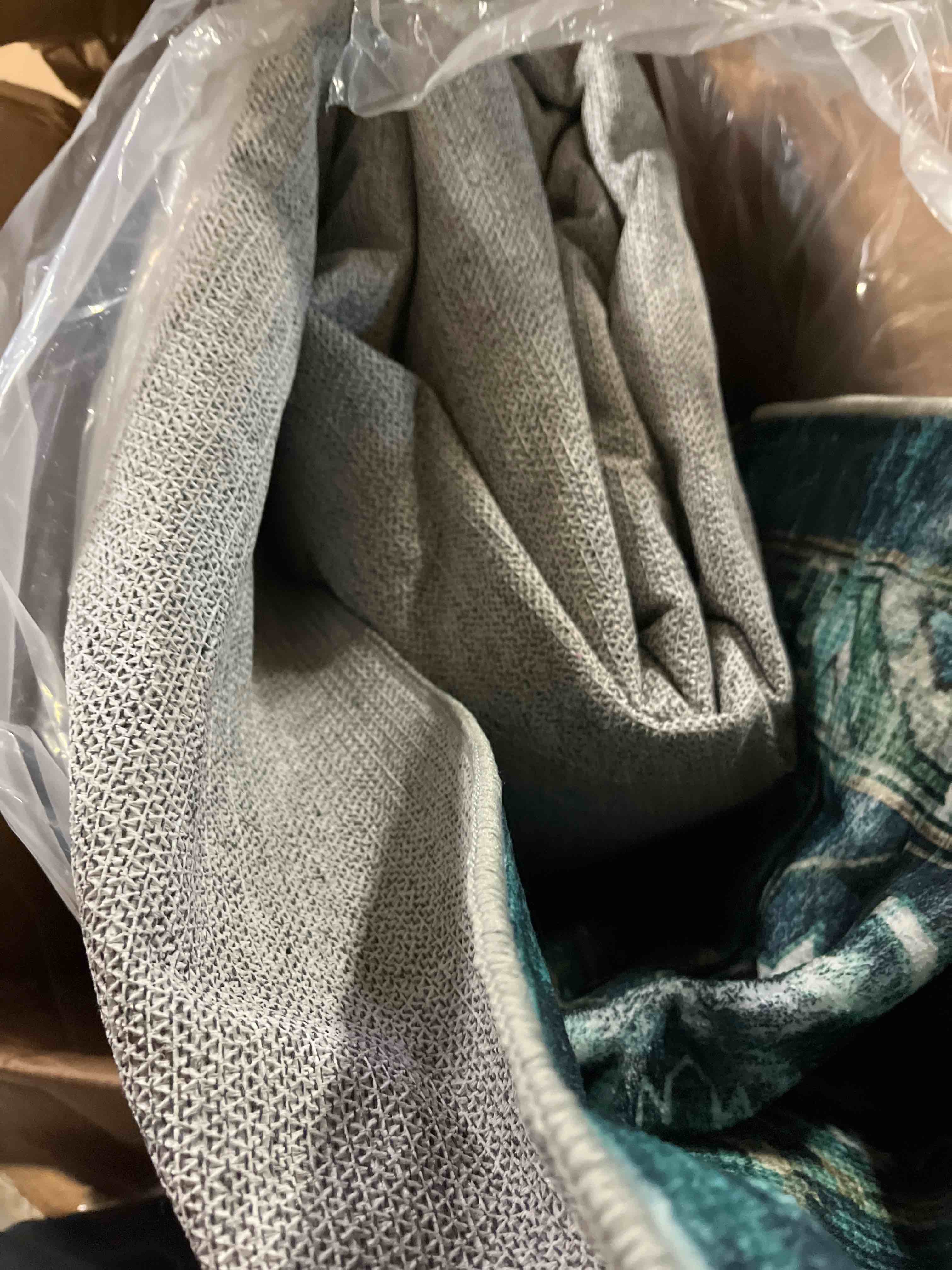 Condition photo showing New/Like New for SERISSA Washable 8x10 Area Rugs Teal, Large Non-Slip Boho Living Room Rug, Ultra Soft Print Distressed Vintage Oriental Tribal Farmhouse Carpet for Dining Room Bedroom Dorm Office Home Decor