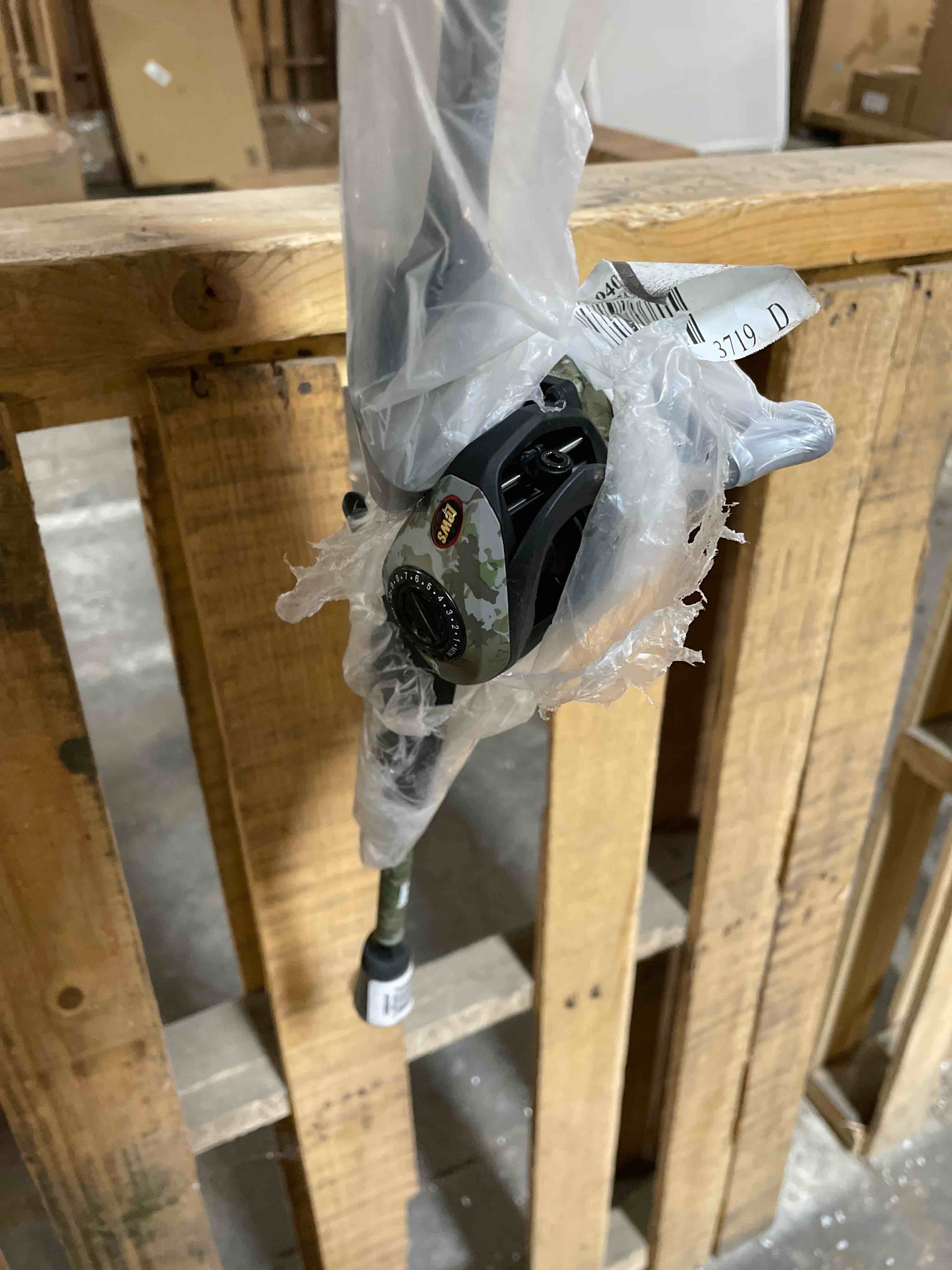 Condition photo showing New/Like New for Lew s American Hero Camo Baitcast Reel and Fishing Rod Combo 7-Foot Rod Medium-Heavy Power Fast Action Right-Hand Retrieve Camo/Black