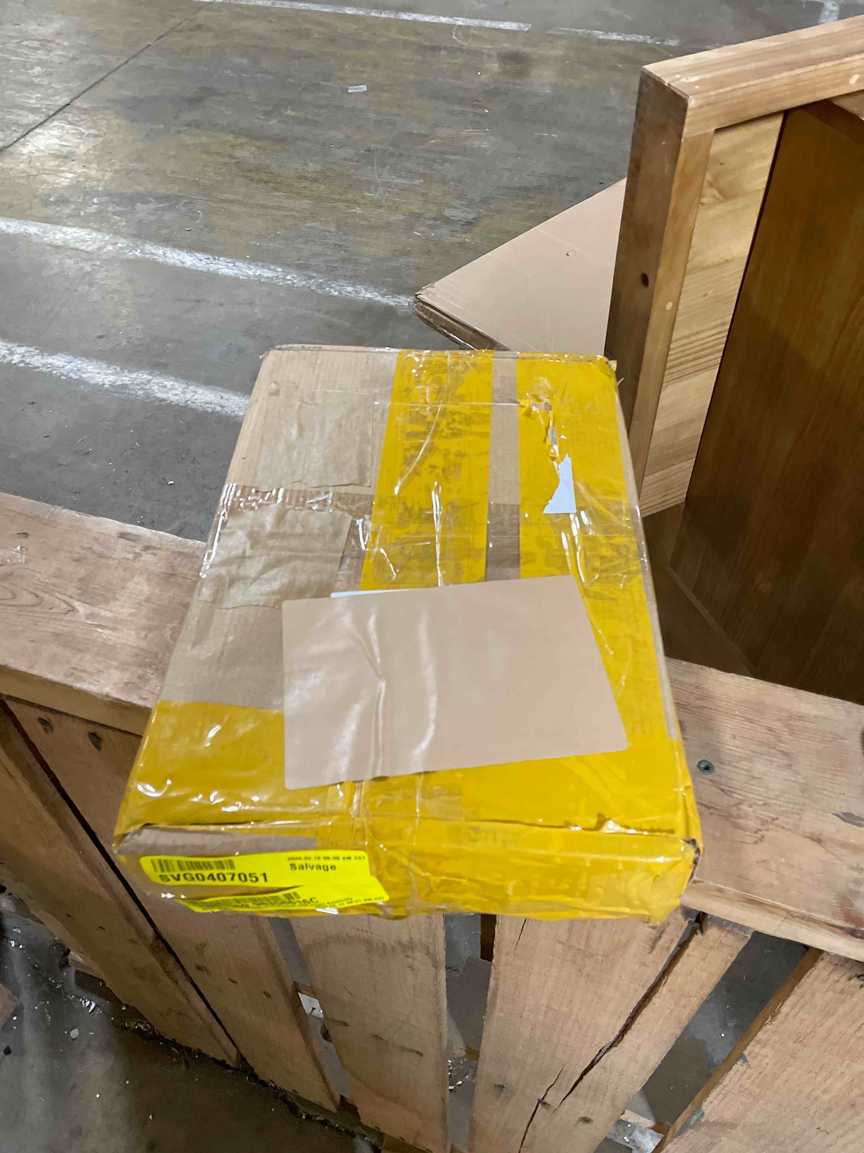 Condition photo showing New/Like New for Centerset 2- handle Bathroom Faucet with Drain Assembly