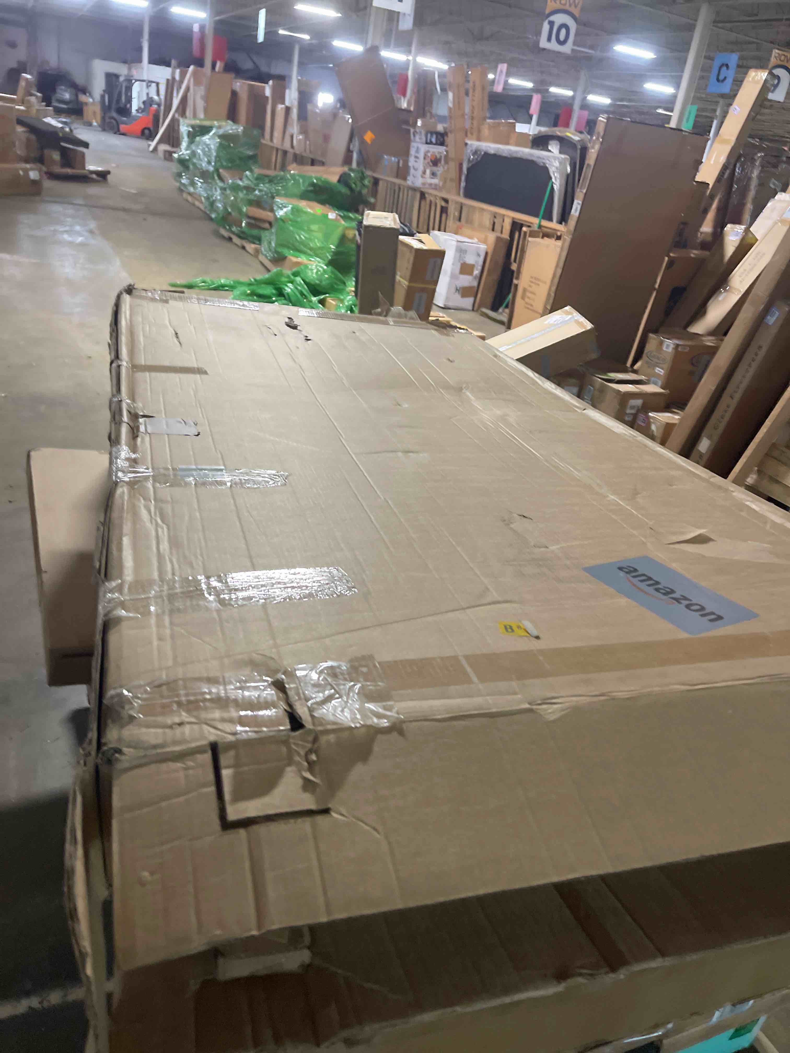 Condition photo showing New/Like New for DreamLine SlimLine 32 in. D x 60 in. W x 2 3/4 in. H Left Drain Single Threshold Shower Base in White, DLT-1132601