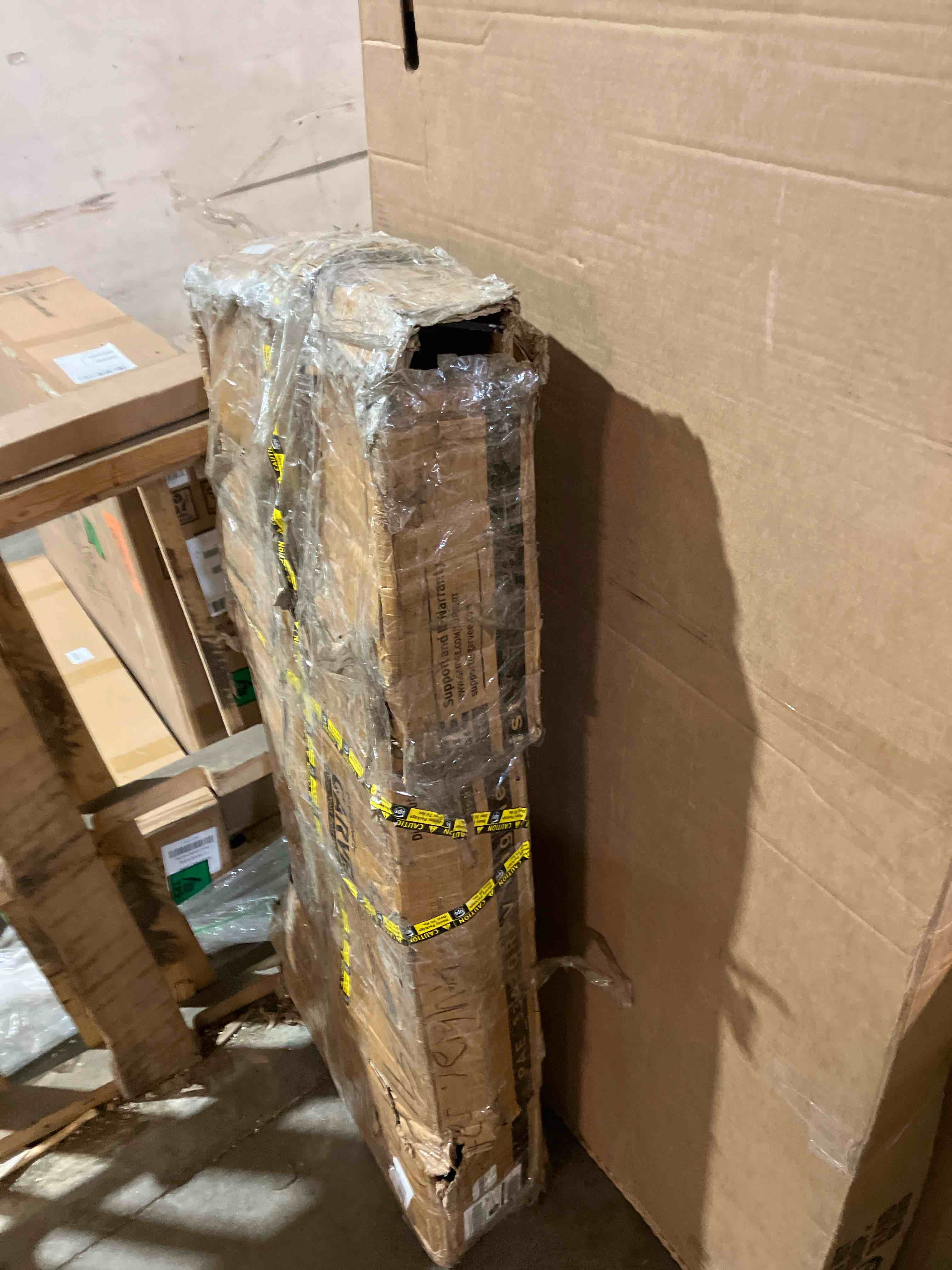 Condition photo showing Good Condition for Garvee 2 Ton Folding Hydraulic Engine Hoist with Load Leveler for Garage Workshop (Box damaged)