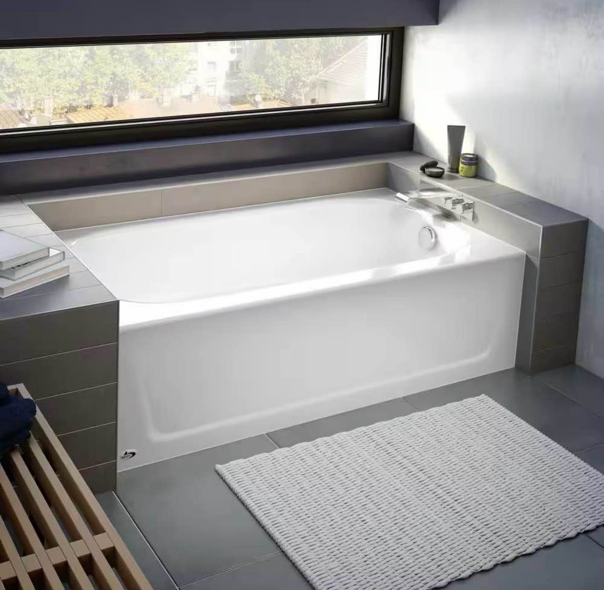 Maui 60 in. x 30 in. Alcove Soaking Bathtub with Right Drain in White