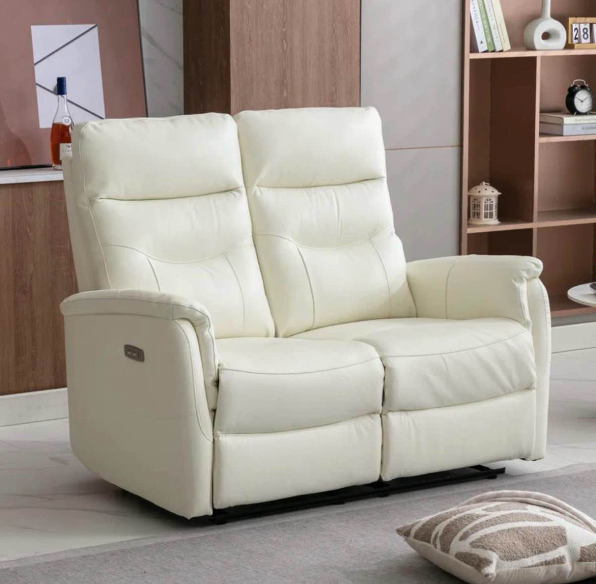 Viradis 52.4" Genuine Leather Zero Clearance Recliner Power Reclining Loveseat With USB Port, 2-Seater Recliner Couch, 41.3'' H X 52.4'' W X 36.2'' D