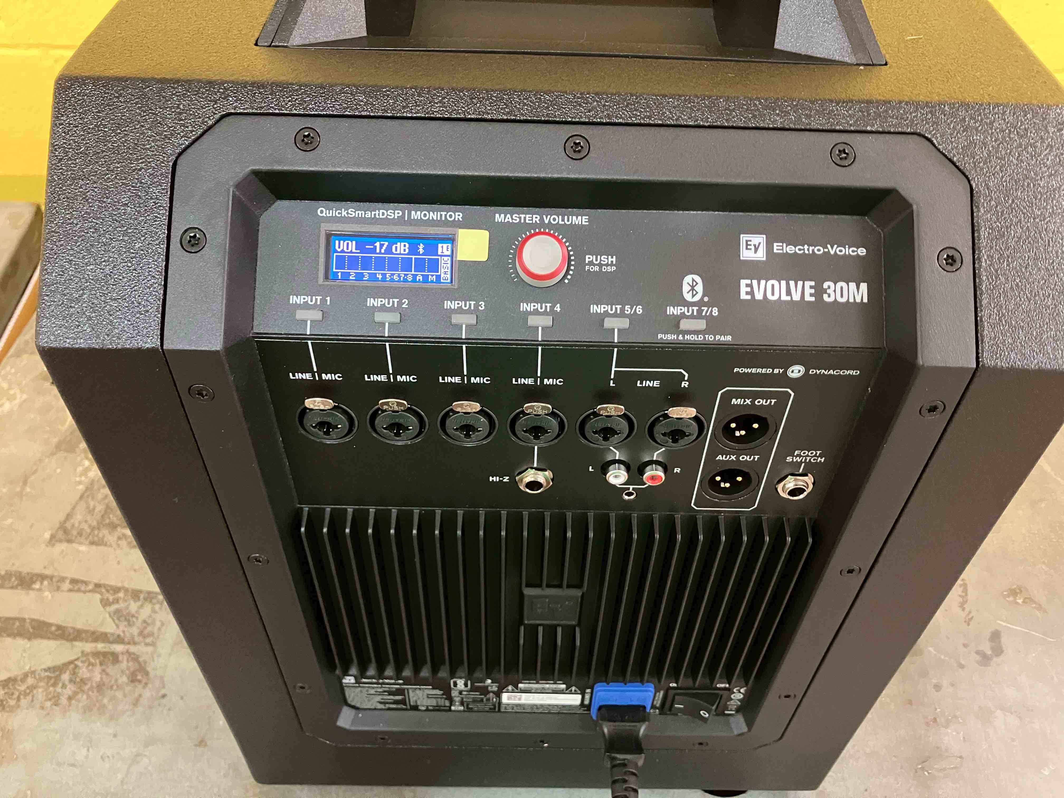 Condition photo showing New/Like New for Electro-Voice Evolve 30M Portable Powered Column Loudspeaker System with Quicksmart App and Bluetooth Connectivity (Black)