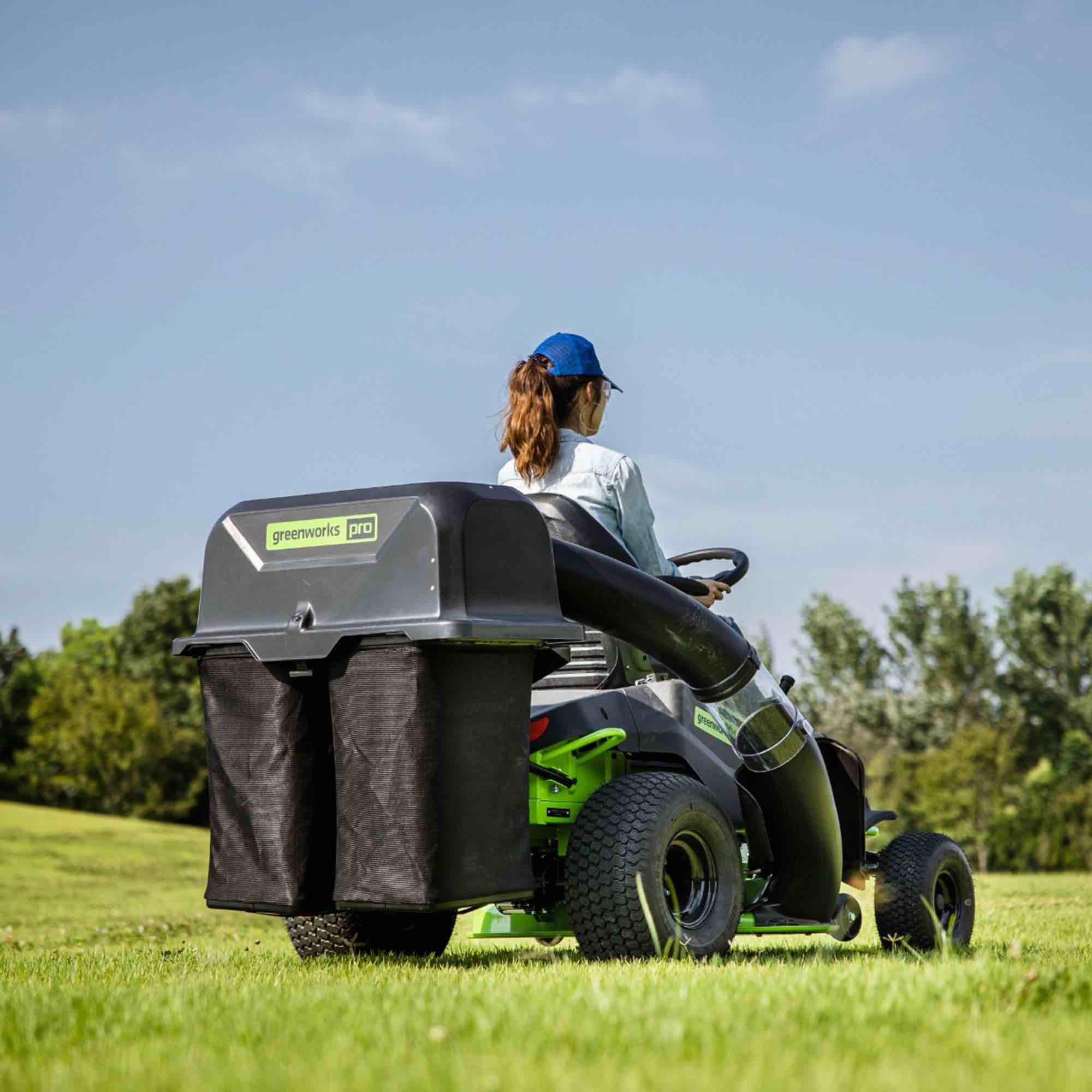 42" Residential Riding Mower Bagging Kit, Compatible with all Greenworks 42" CrossoverZ & CrossoverT Mowers. Dual bin with 6 Bushel capacity. Durable mesh bags for optimal air-flow and fill rate. Gently used, minor cosmetic scratches inside bag mechanism and along tubes, bags in brand new condition.