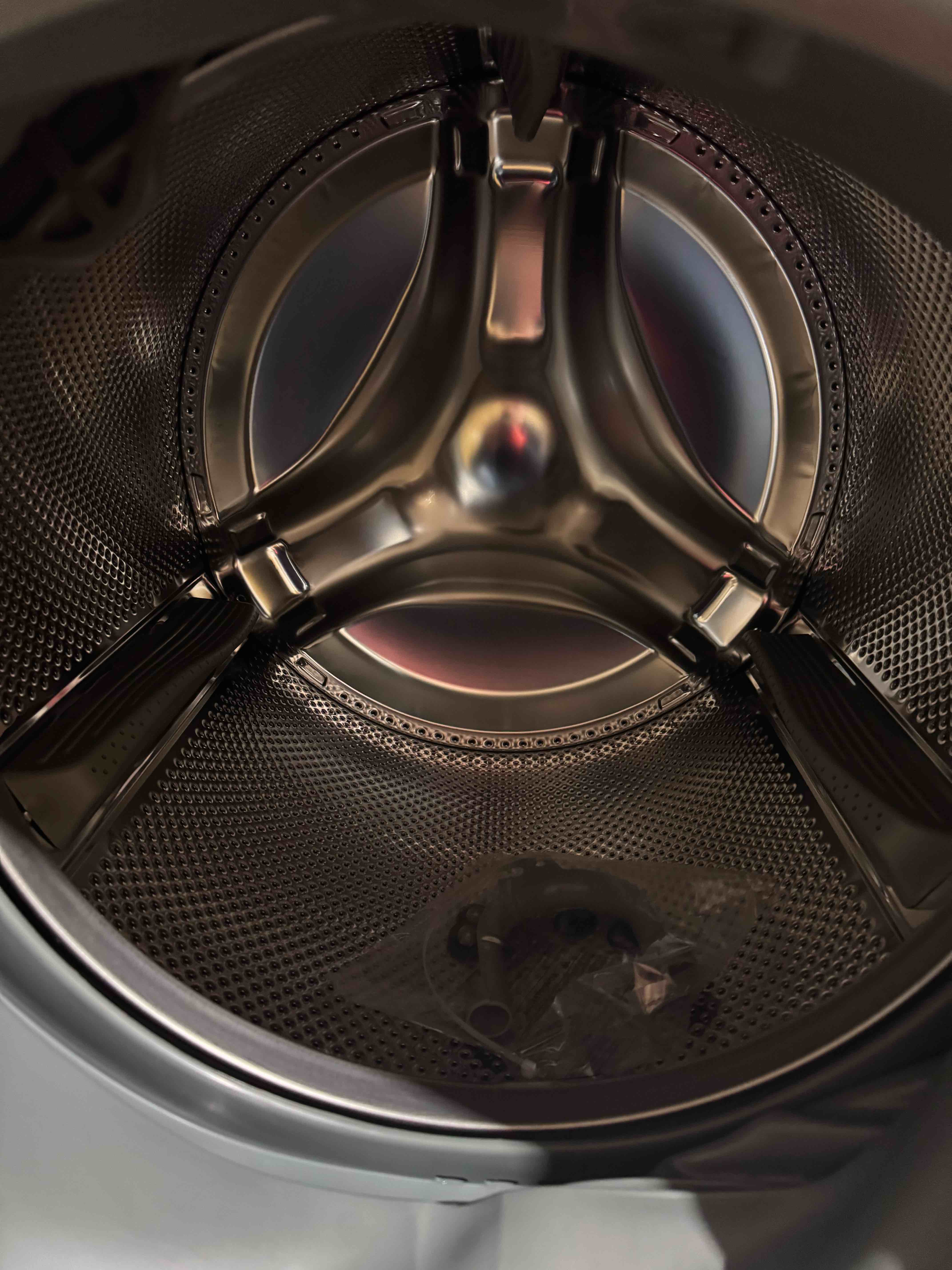 Condition photo showing New/Like New for White Kenmore 4.5 cu. ft. Front-Load Washer w/ Accela Wash® 26-42272