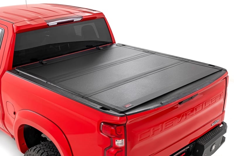 rough country hard flip-up truck bed tonneau cover for chevy silverado & gmc sierra 2500hd/3500hd (2020-2025) - aluminum tri-fold bed cover, fits 6'9 (82.2") bed, mid size.