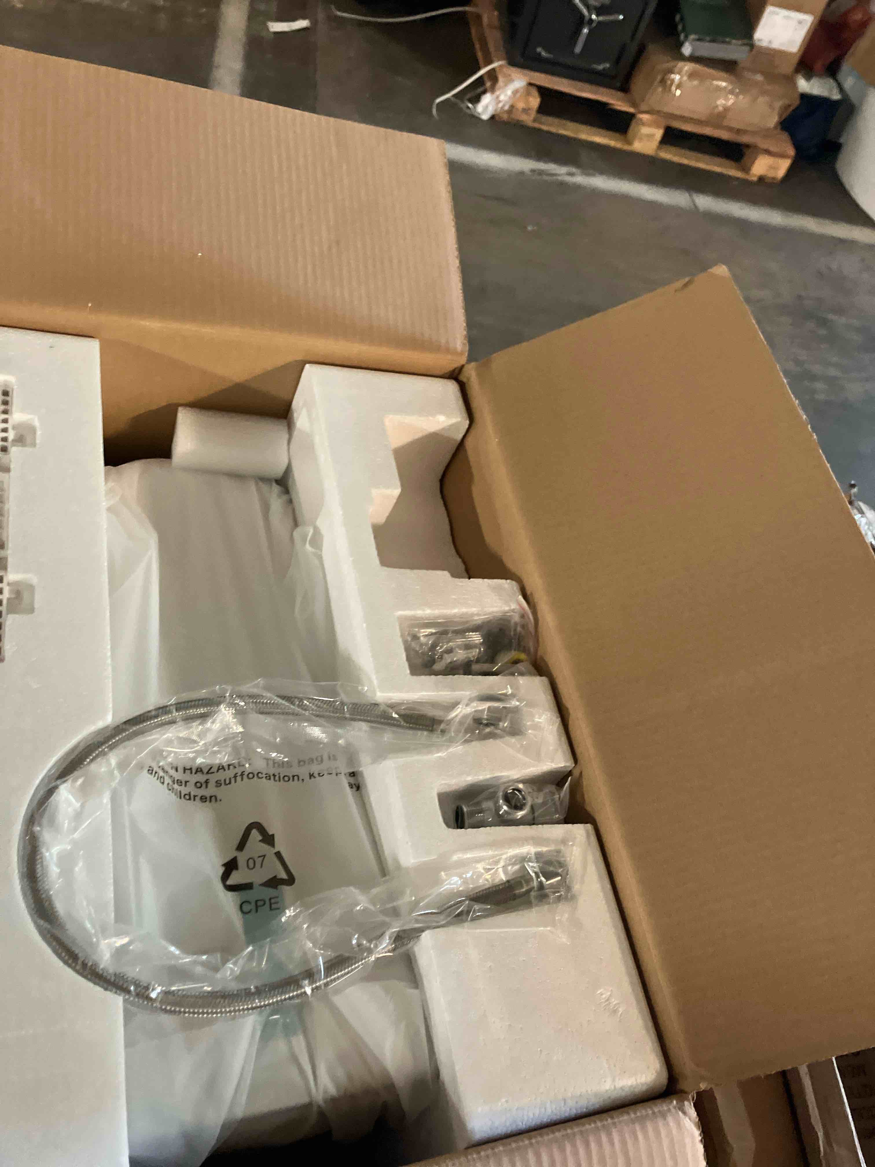 https://s3.amazonaws.com/lotting-images-prod/phillipi/BRN3598312_1761057957108.jpeg