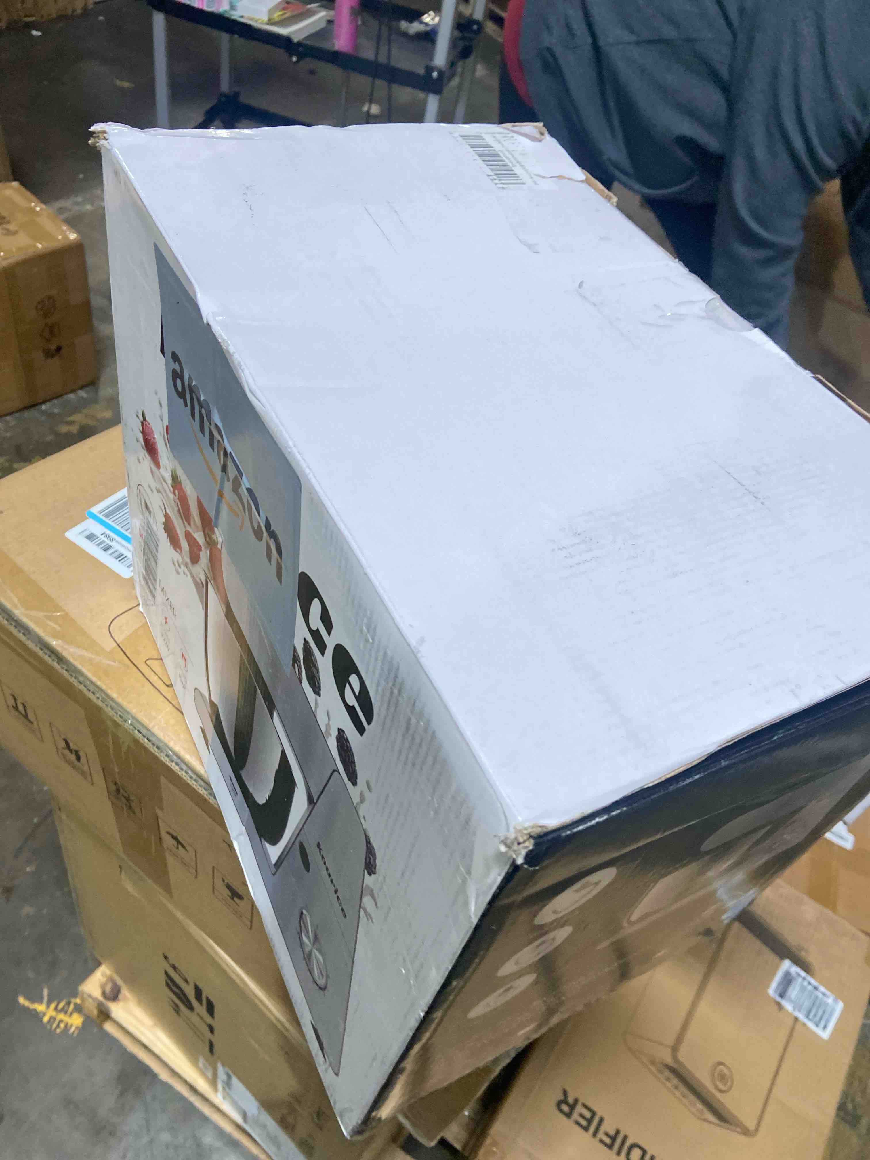 Condition photo showing New/Like New for Stand Mixer Body with Stainless Steel Cladding Pro-Grade Powerful Kitchen Mixer for Baking Bread Dough Cake 10+p Speed Tilt-Head Electric Food Mixer With 6.5QT Bowl Dough Hook Wire Whisk Flat Beater Black