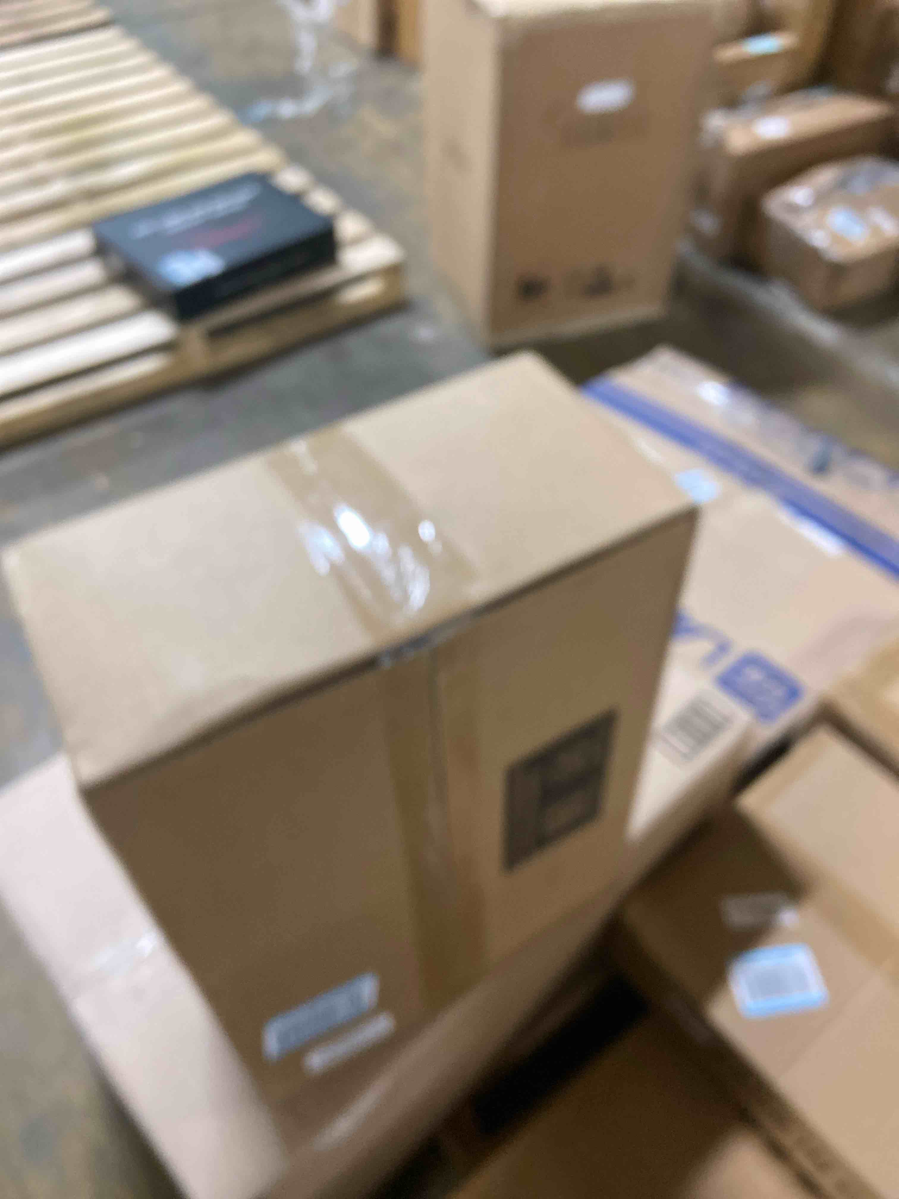 Condition photo showing New/Like New for BESTSTAR 48 Pack Disposable Ribbed Origami Ripple Plastic Glasses Set - 24 9 OZ Stemless Champagne Flutes & 24 12OZ Cups, BPA-Free Shatterproof Clear Drinkware for Weddings, Parties & Events (Clear) Clear48Pack