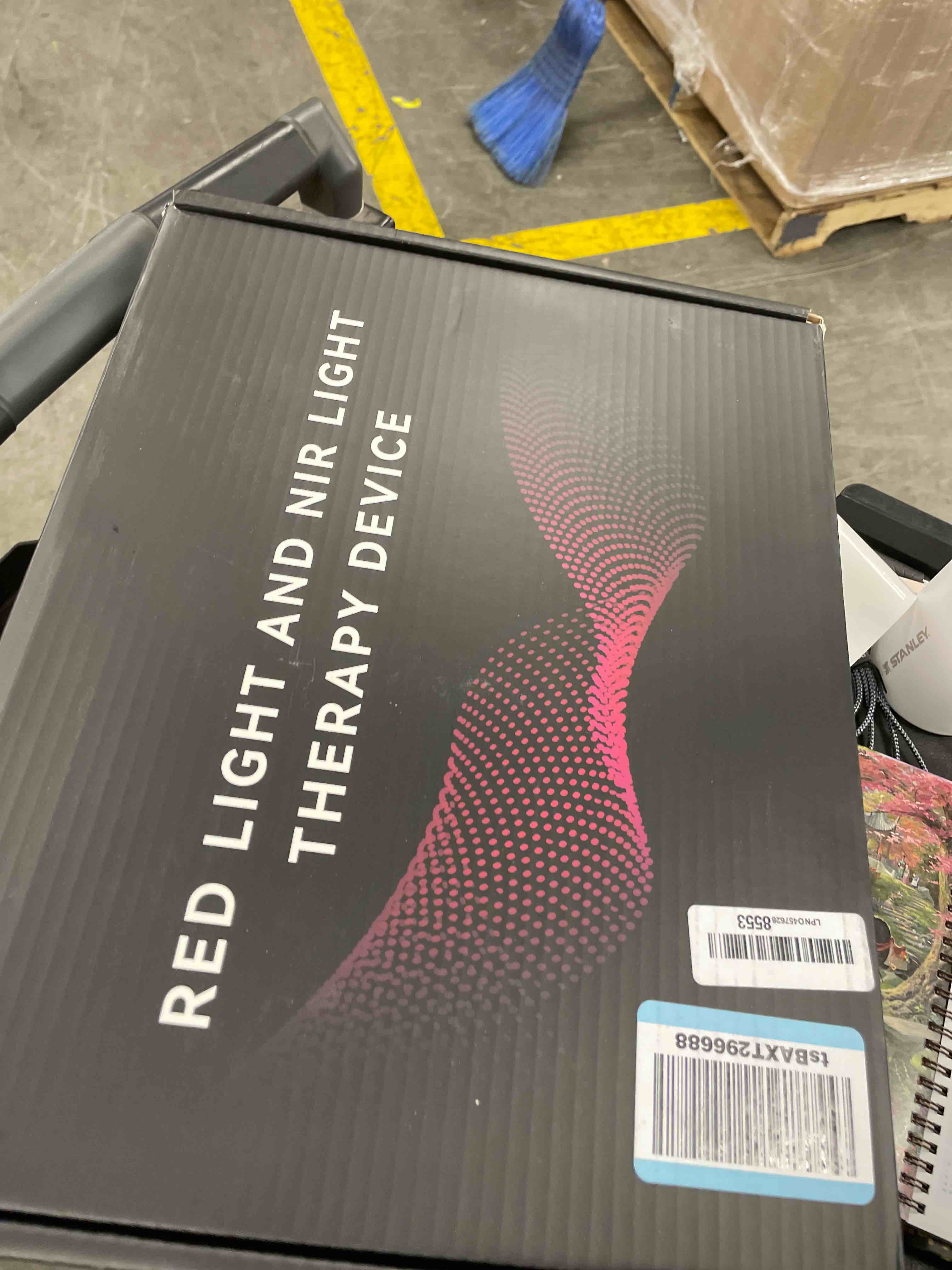 Condition photo showing New/Like New for Viconor Red Light Therapy Lamp,4 Head Infrared Light Therapy for Body Device with Adjustable Stand-660nm Red Light?850nm Near Infrared Light Therapy Device for Face,Body,Pain,Skin at Home