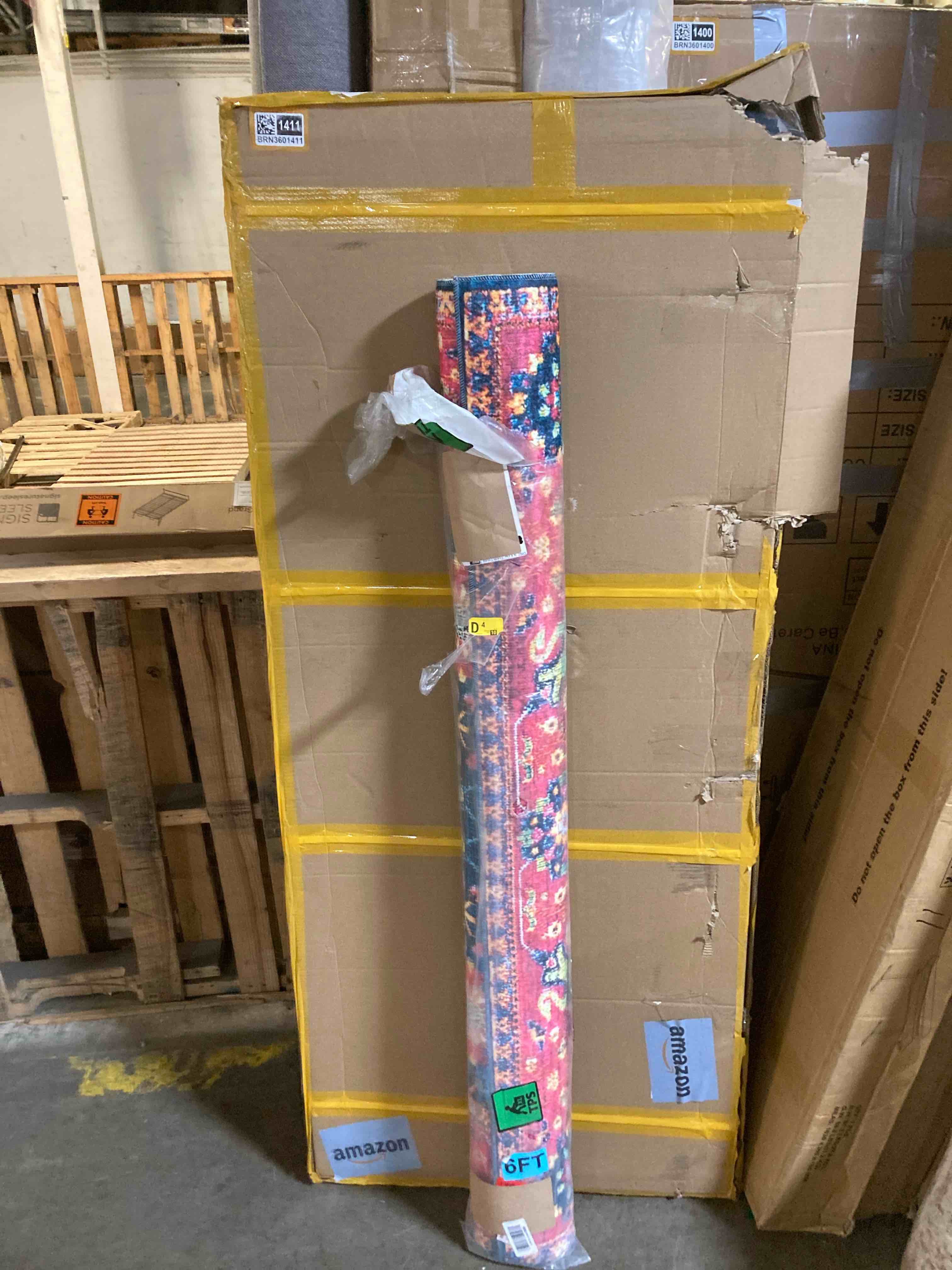 Condition photo showing New/Like New for nuLOOM Jaclyn Bohemian Medallion Accent Rug, 3x5, Pink