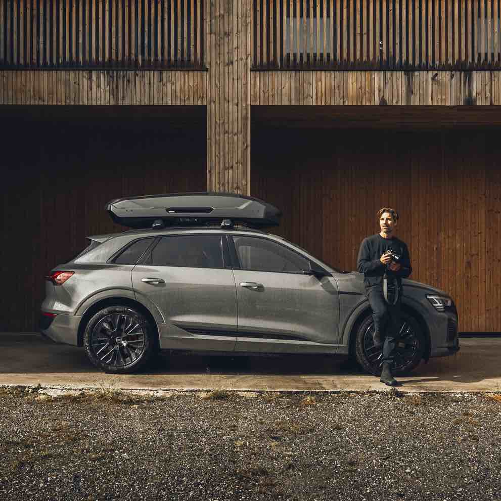 Thule Motion 3 XL Low Roof Box in Glossy Black, 14 Cu. Ft Vol., 165Lb Capacity, 80” Length 29” Wide 12” H Interior, Fits: Thule WingBar Evo, Thule AeroBlade, Thule SquareBar Evo, Thule ProBar Evo. Adapters required for all other Roof Rack Systems. External dimensions (LxWxH)  84.8 x 35 x 14 in