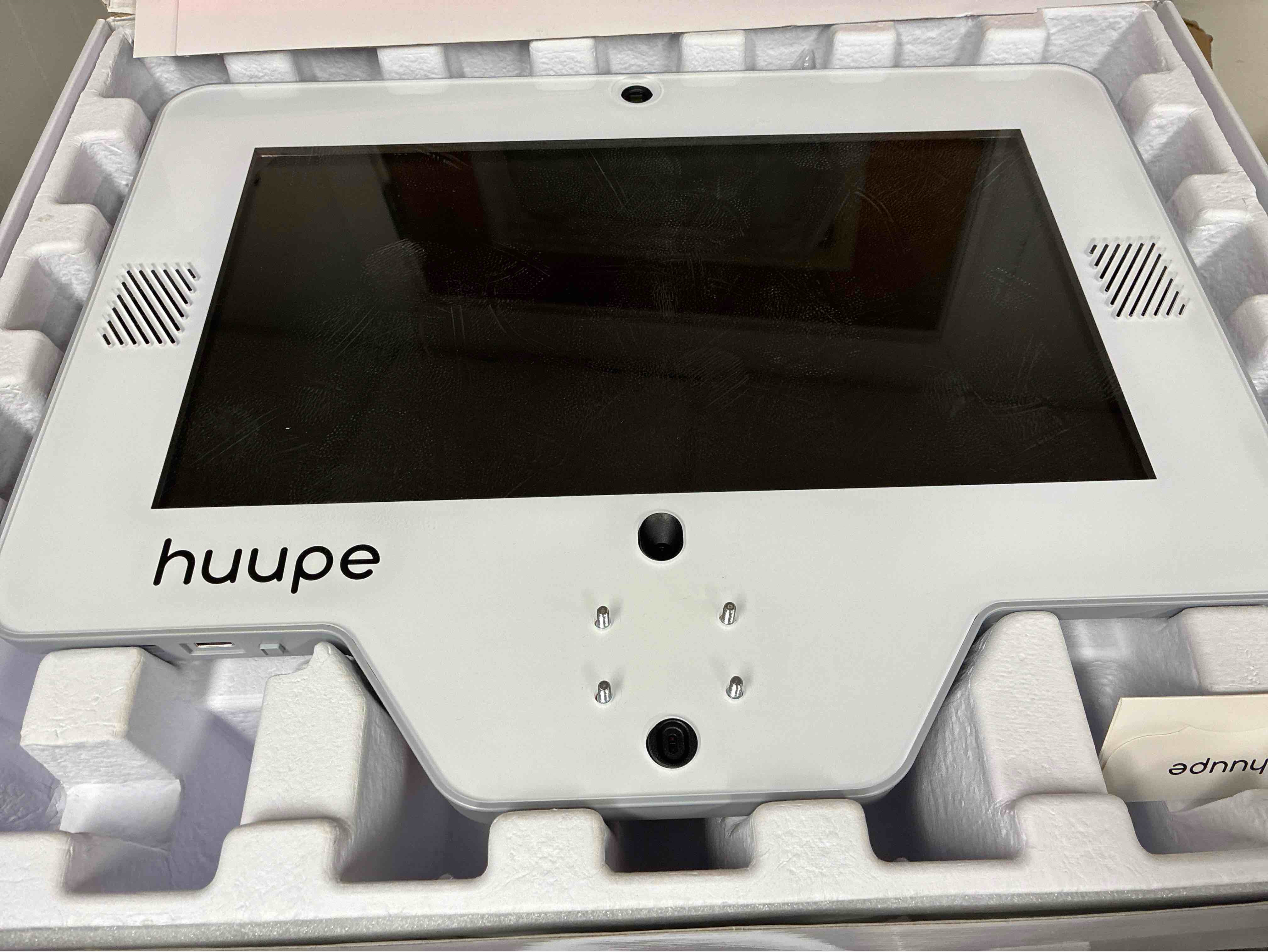 huupe mini – the world’s first smart mini basketball hoop game console – the ultimate gift for kids & families for indoor gameplay and interactive fun