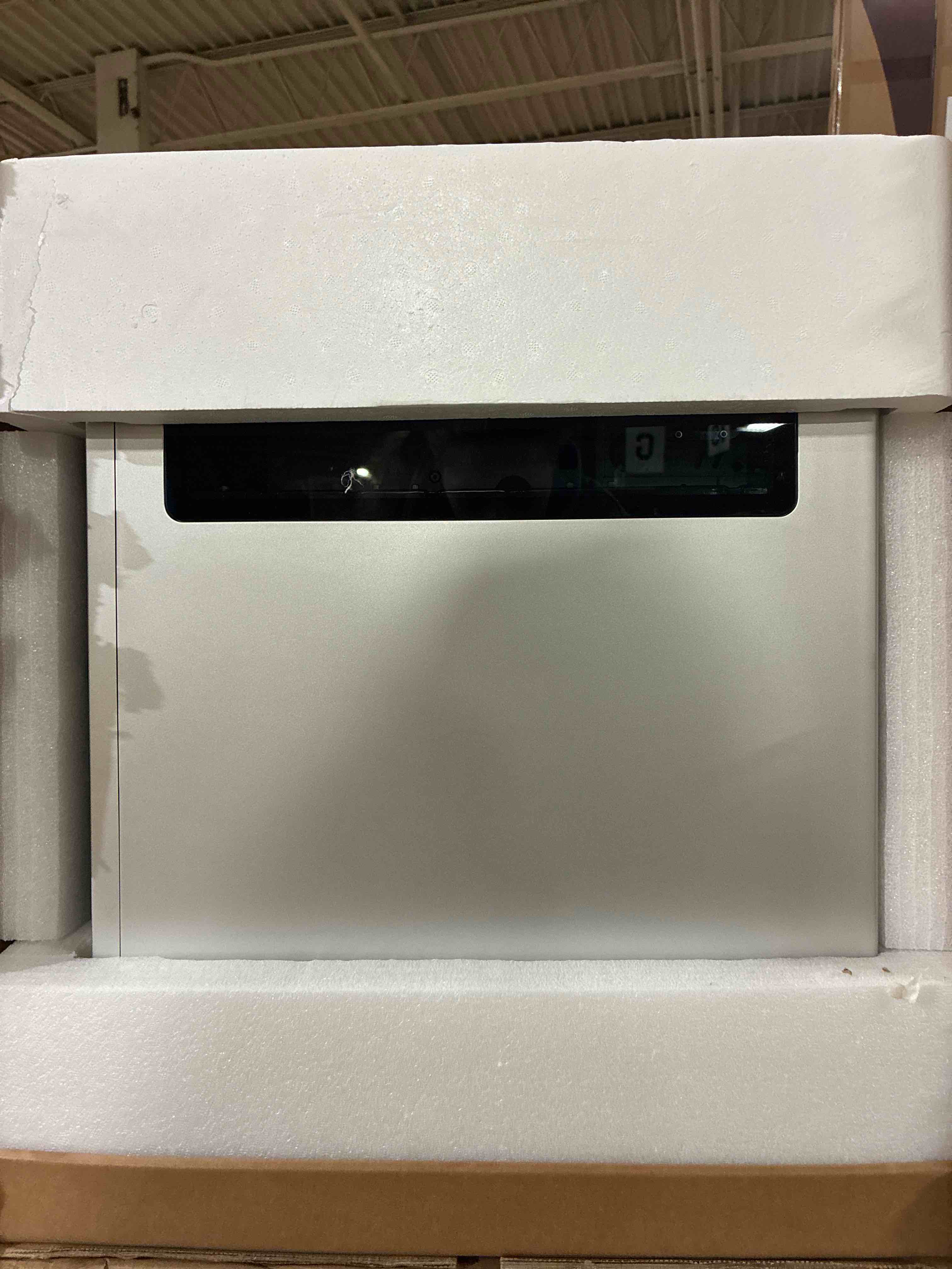 Condition photo showing New/Like New for QIDI Q2 3D Printer 2025 Upgrade, Enclosed FDM with 65? Heated Chamber, Ultra Air Filtration, 600mm/s High Speed, AI Camera, Full Auto Leveling, 270x270x256mm Build Volume, from Beginner to Expert