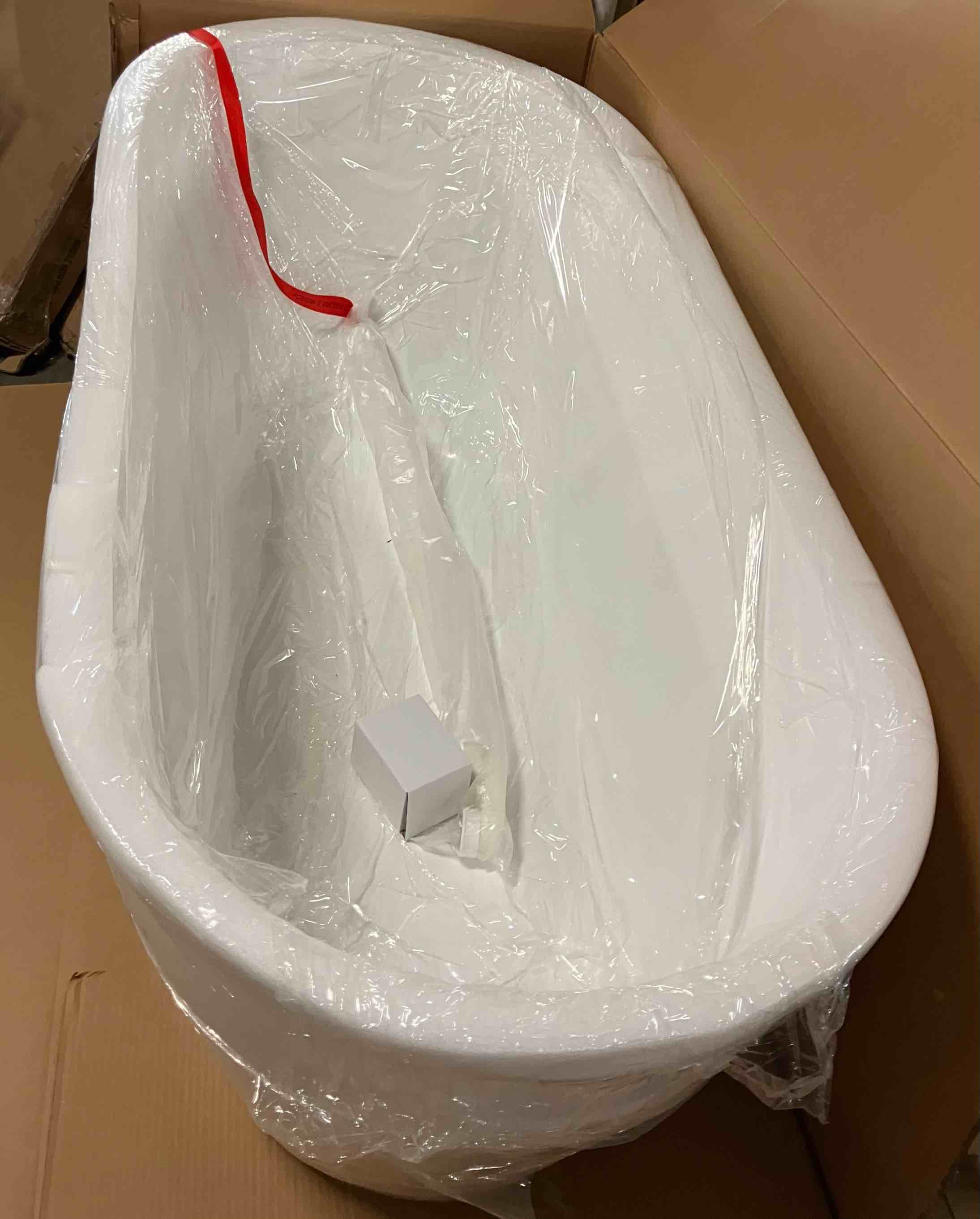 Condition photo showing New/Like New for vanity art 31.5-in x 67-in white/oil rubbed bronze acrylic oval freestanding soaking bathtub ( left drain )