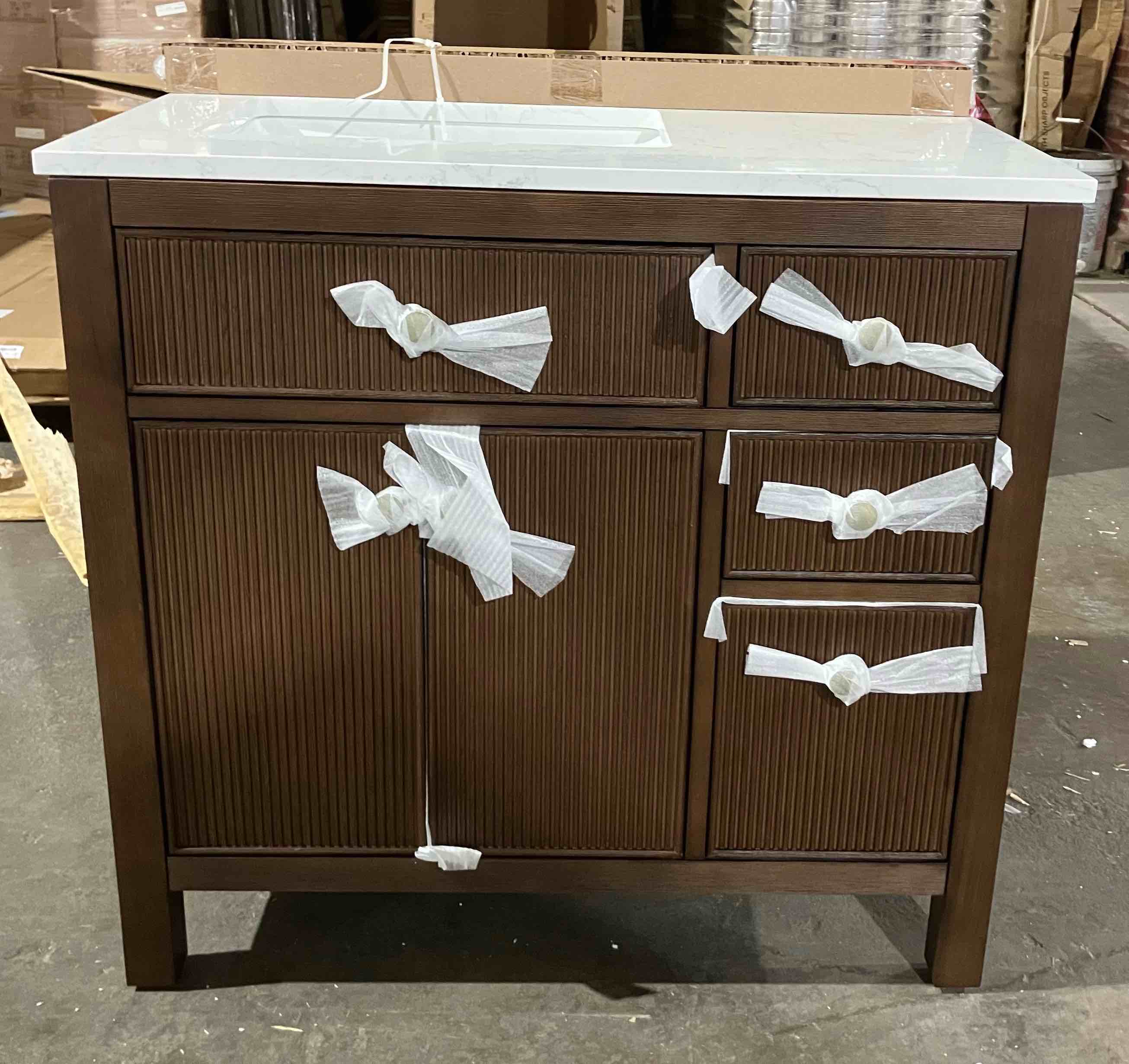Condition photo showing New/Like New for cerrito 36" single vanity with top