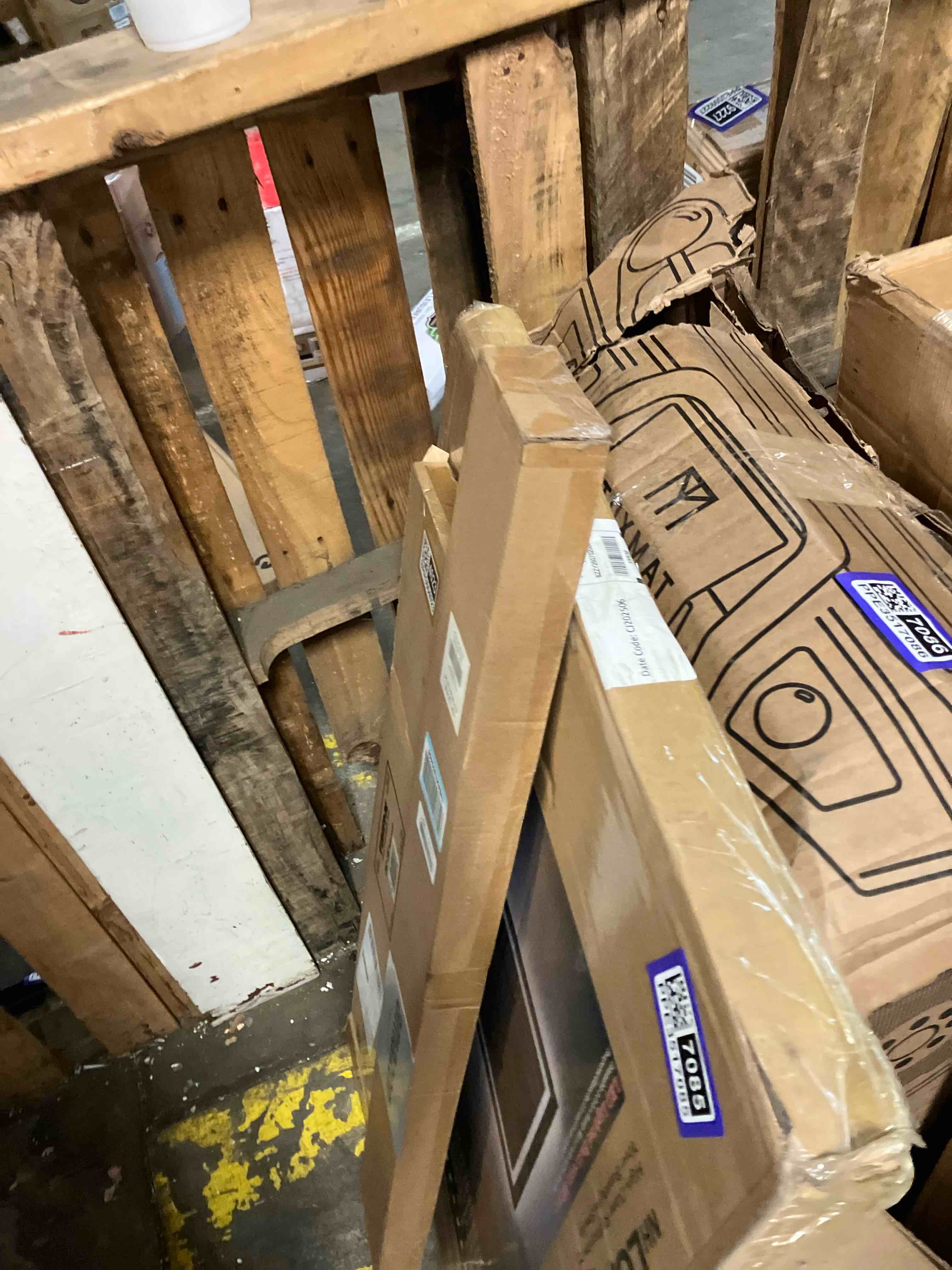 https://s3.amazonaws.com/lotting-images-prod/phillipi/BRN3604022_1759513978965.jpeg