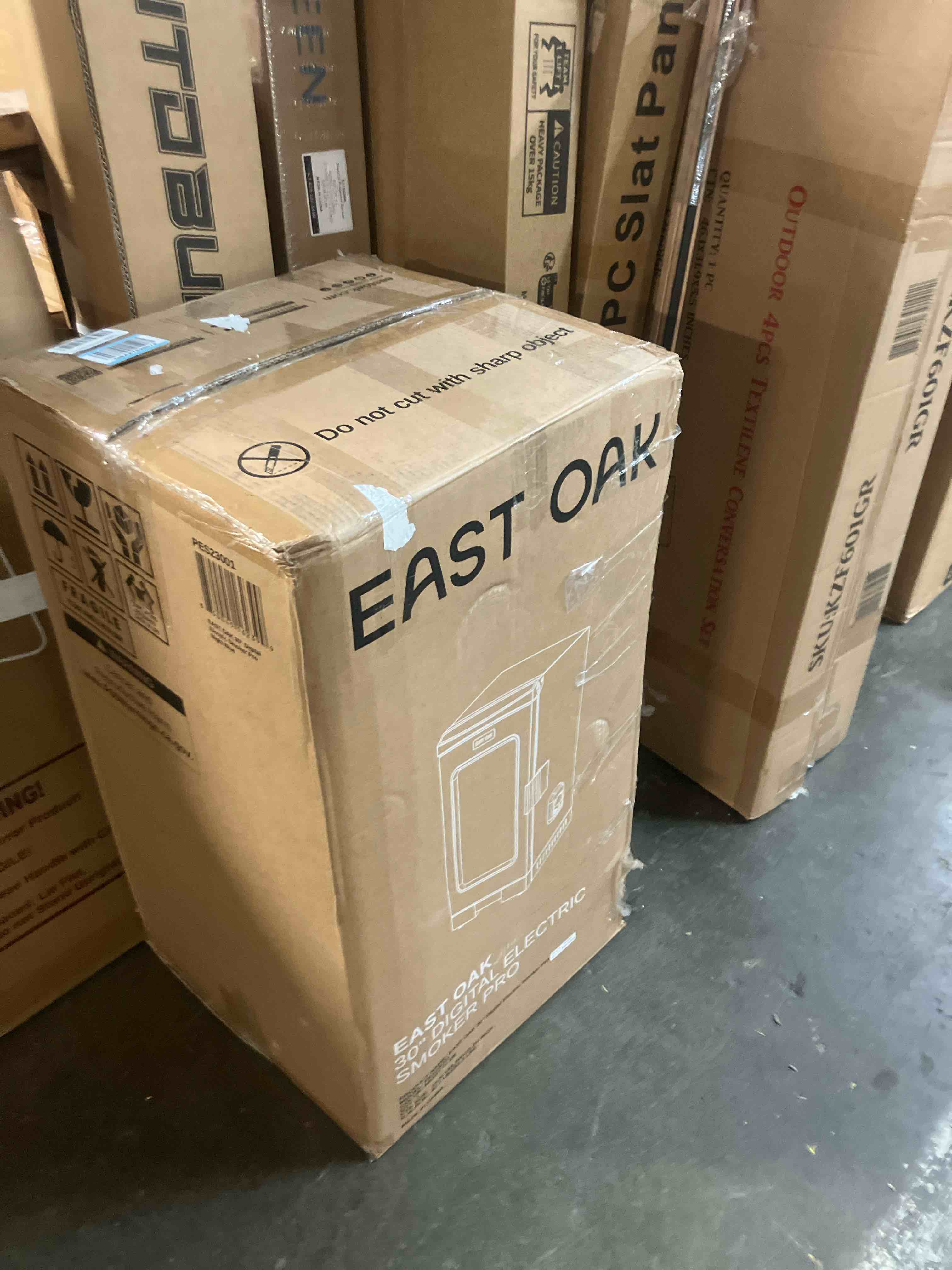 Condition photo showing New/Like New for east oak 30" electric smoker for outdoors | built-in meat probe & up to 6× longer smokes on a single load | side chip loader for uninterrupted smoking | bigger batches with 725 sq in cooking area 30“ smoker w/ window, night blue