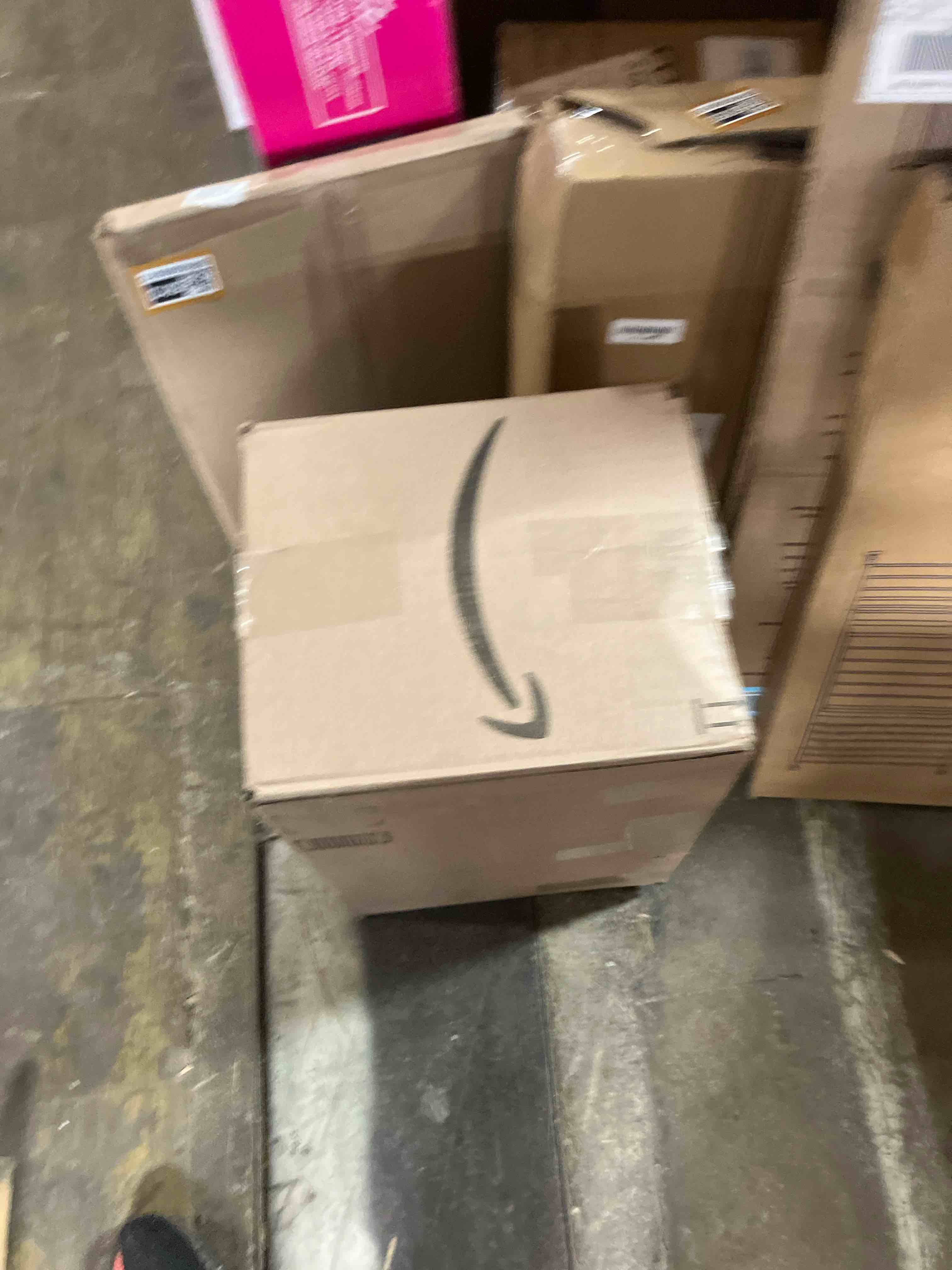 Condition photo showing New/Like New for Snapware Total Solutions (12 Pack, 1, 2 & 4 Cup) Glass Food Storage Containers Set, Airtight & Leakproof Locking BPA-Free Lids, Freezer Dishwasher Microwave Safe 24 PIECE Mixed Sizes