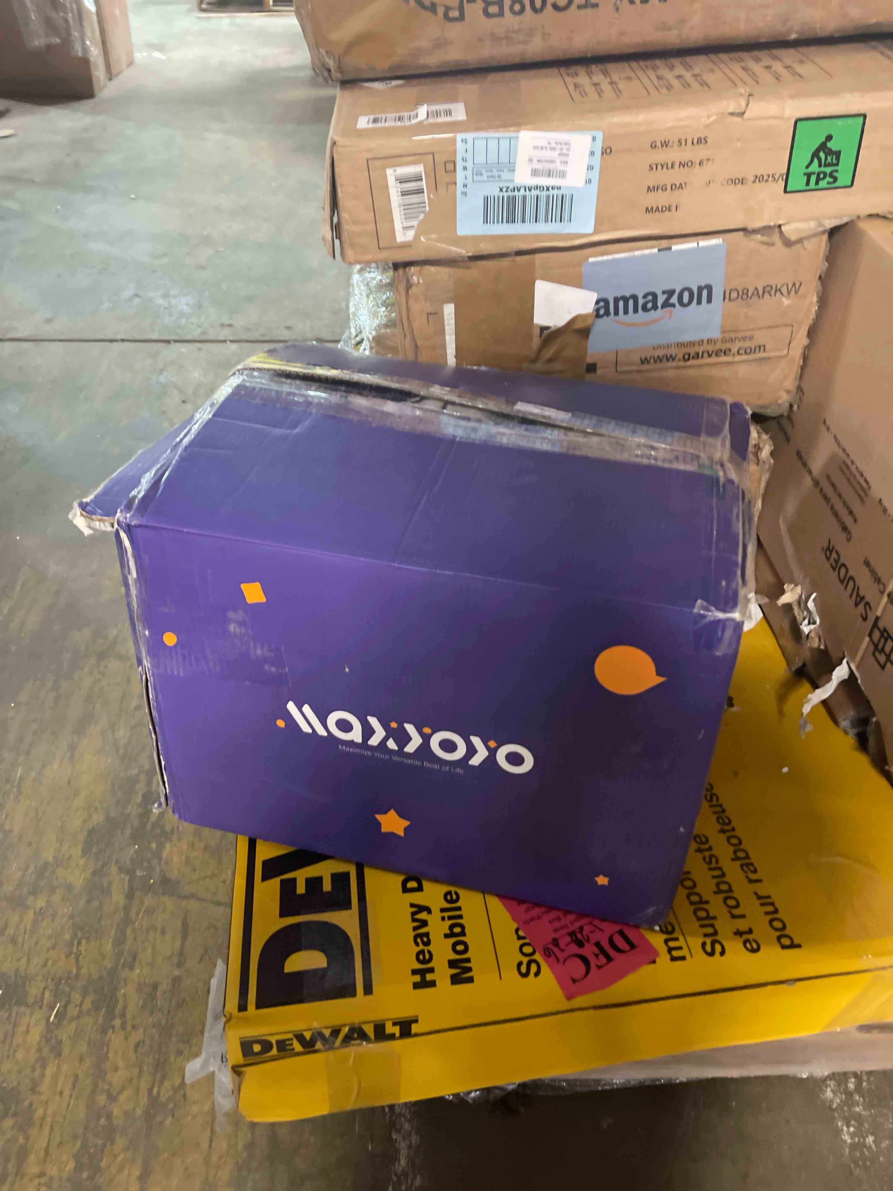 Condition photo showing New/Like New for MAXYOYO Folding Mattress, Convertible Sleeper Sofa Bed Lounger Foldable Mattress, Wedge Shape Floor Couch Tufted Fold Out Chair Bed Comfy Floor Sofa Lounge for Living Room Bedroom, Loveseat, Navy