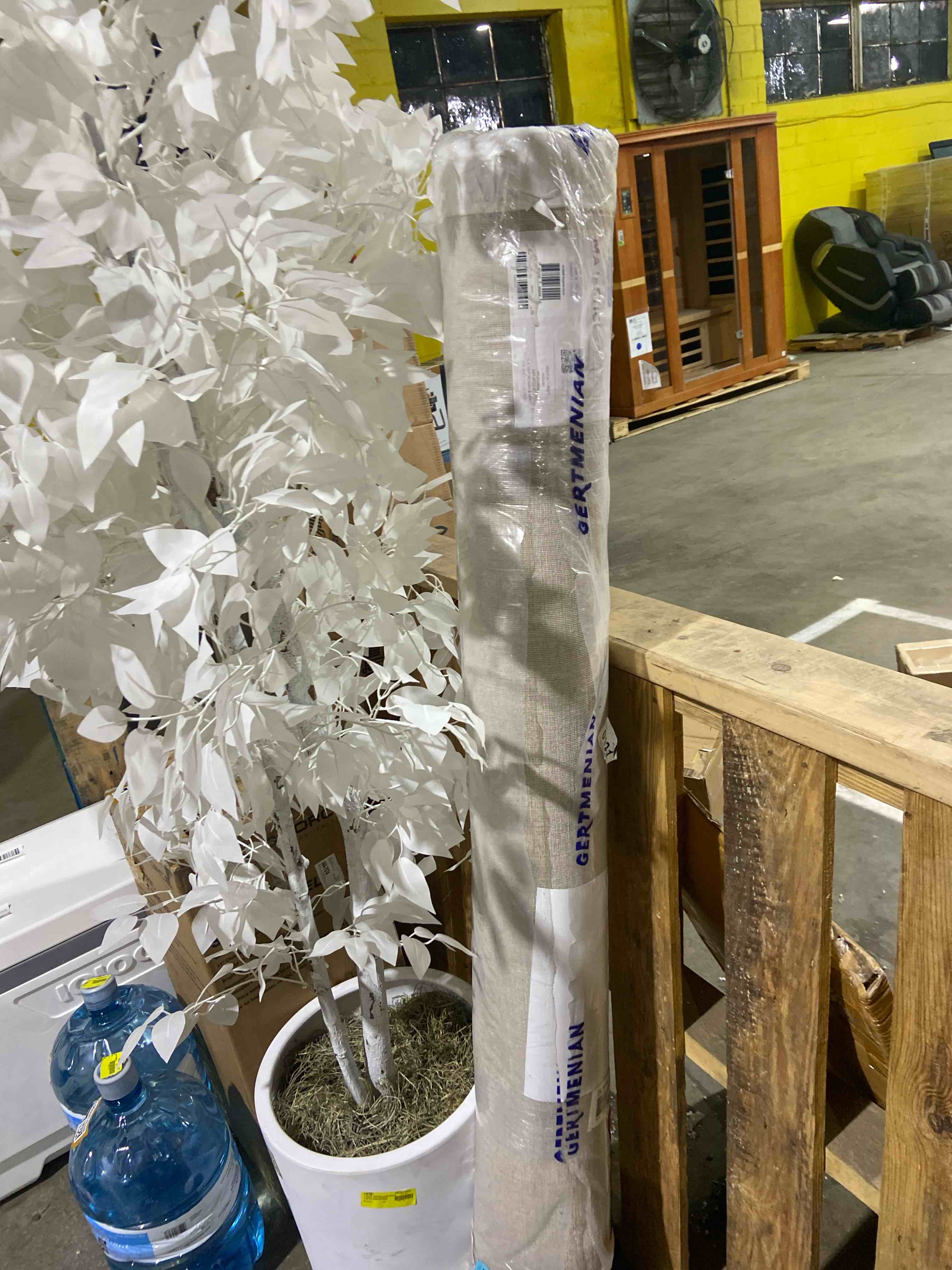 Condition photo showing New/Like New for Gertmenian Majestic Roanne Transitional Area Rug