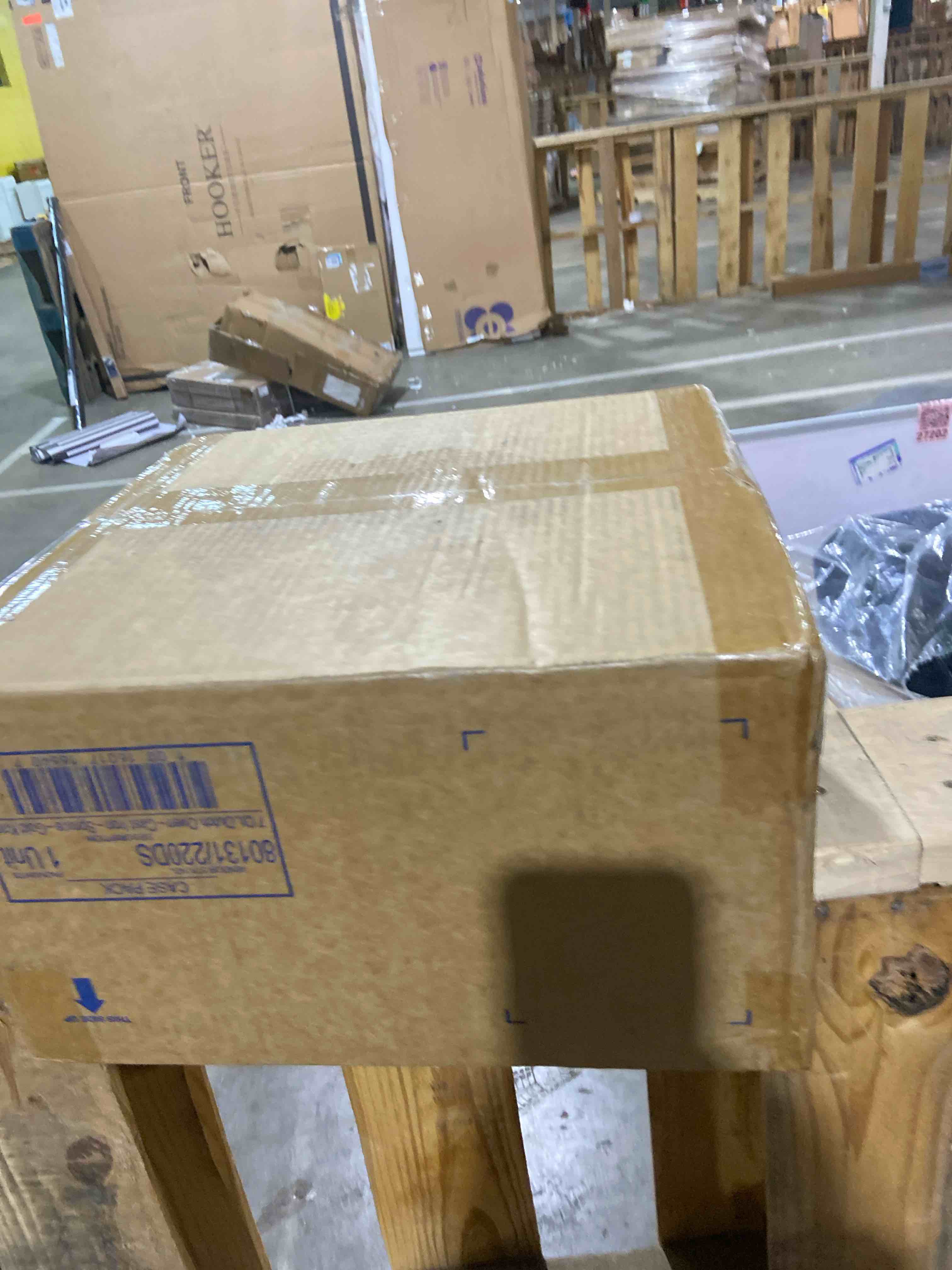 Condition photo showing New/Like New for Tramontina Enameled Cast Iron 7-quart Dutch Oven - Spruce With Gold Knob