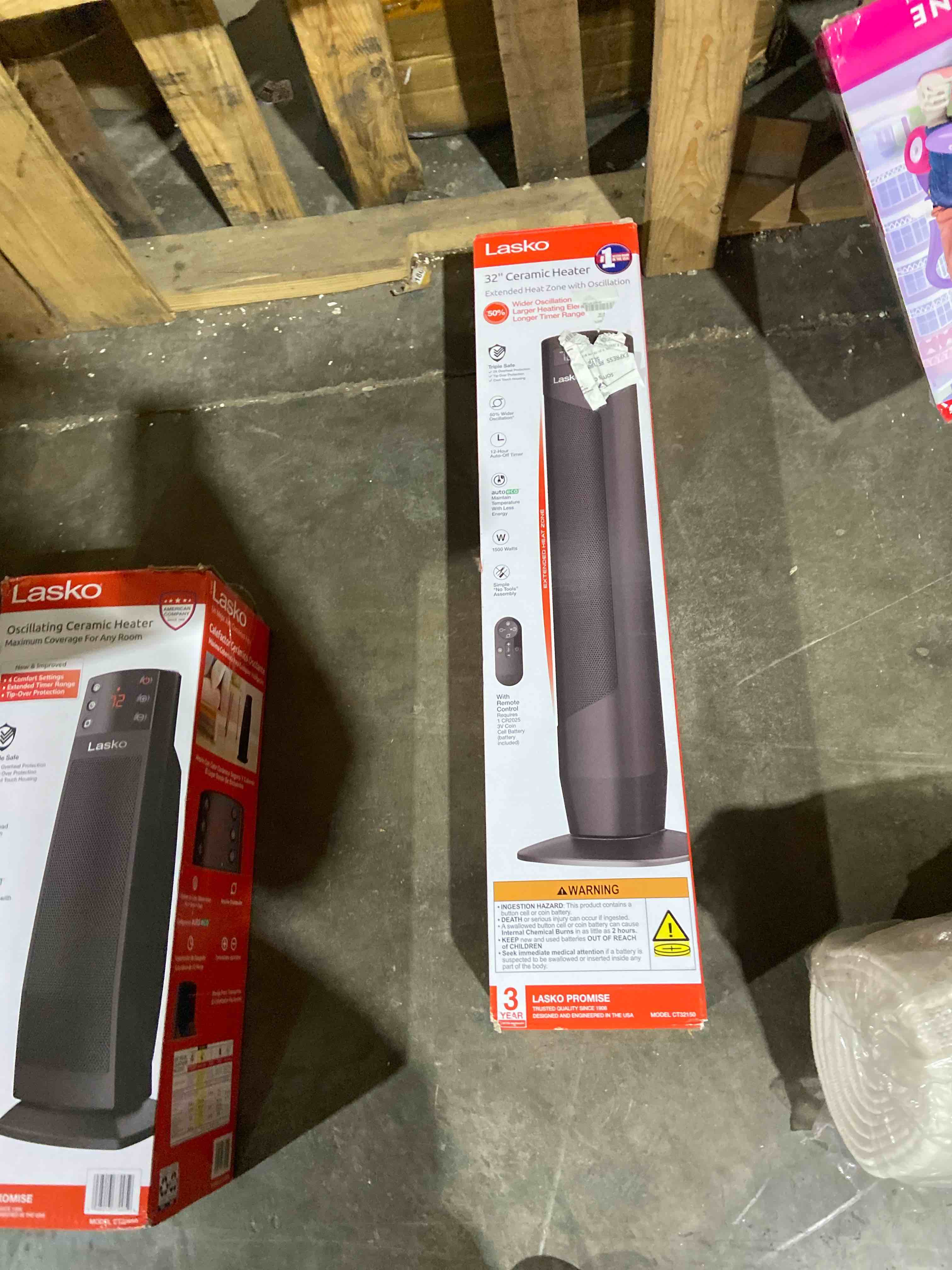 Condition photo showing New/Like New for Lasko 32  Oscillating Ceramic Tower Space Heater with Remote