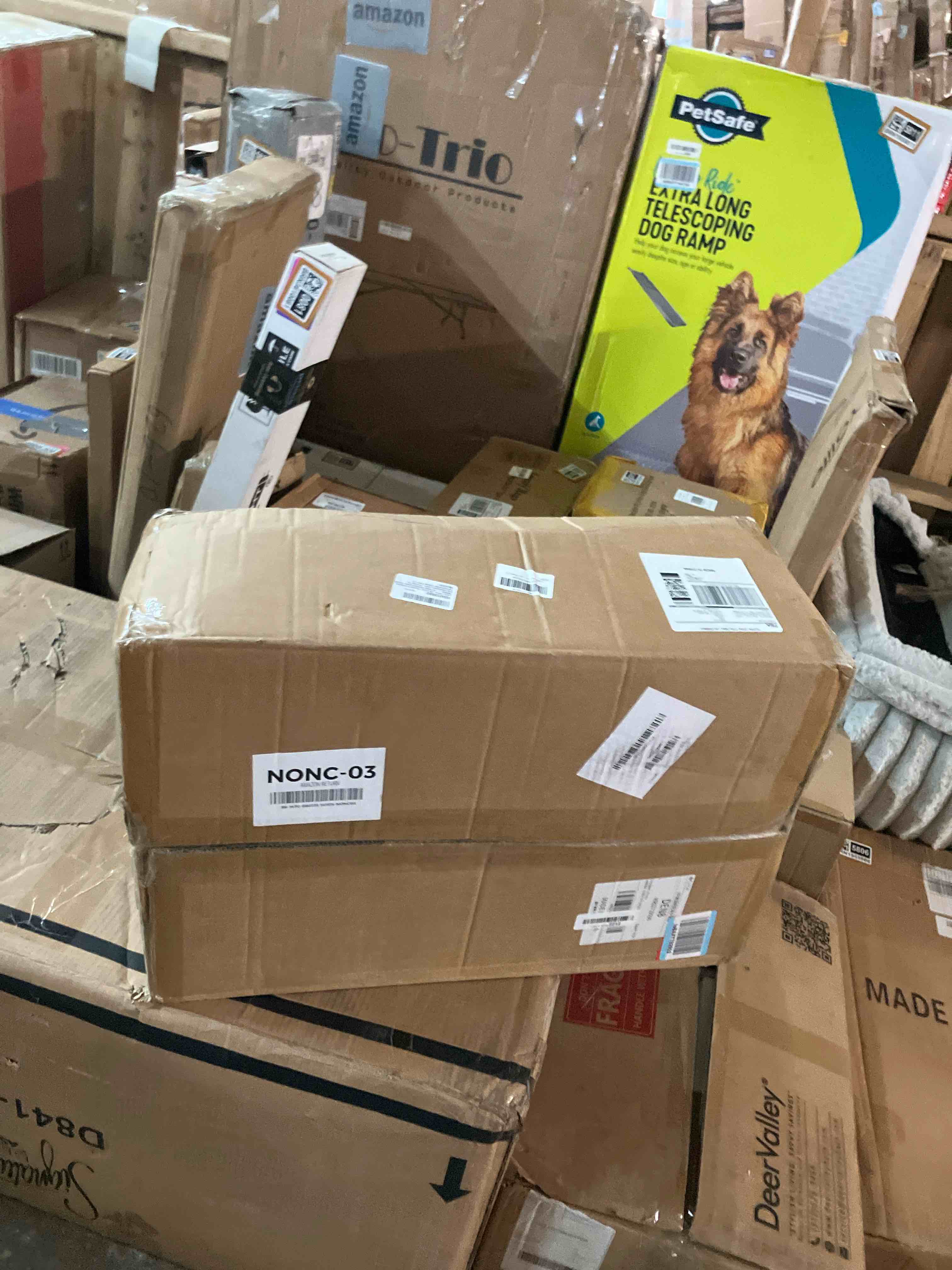 https://s3.amazonaws.com/lotting-images-prod/phillipi/BRN3610100_1757689555260.jpeg