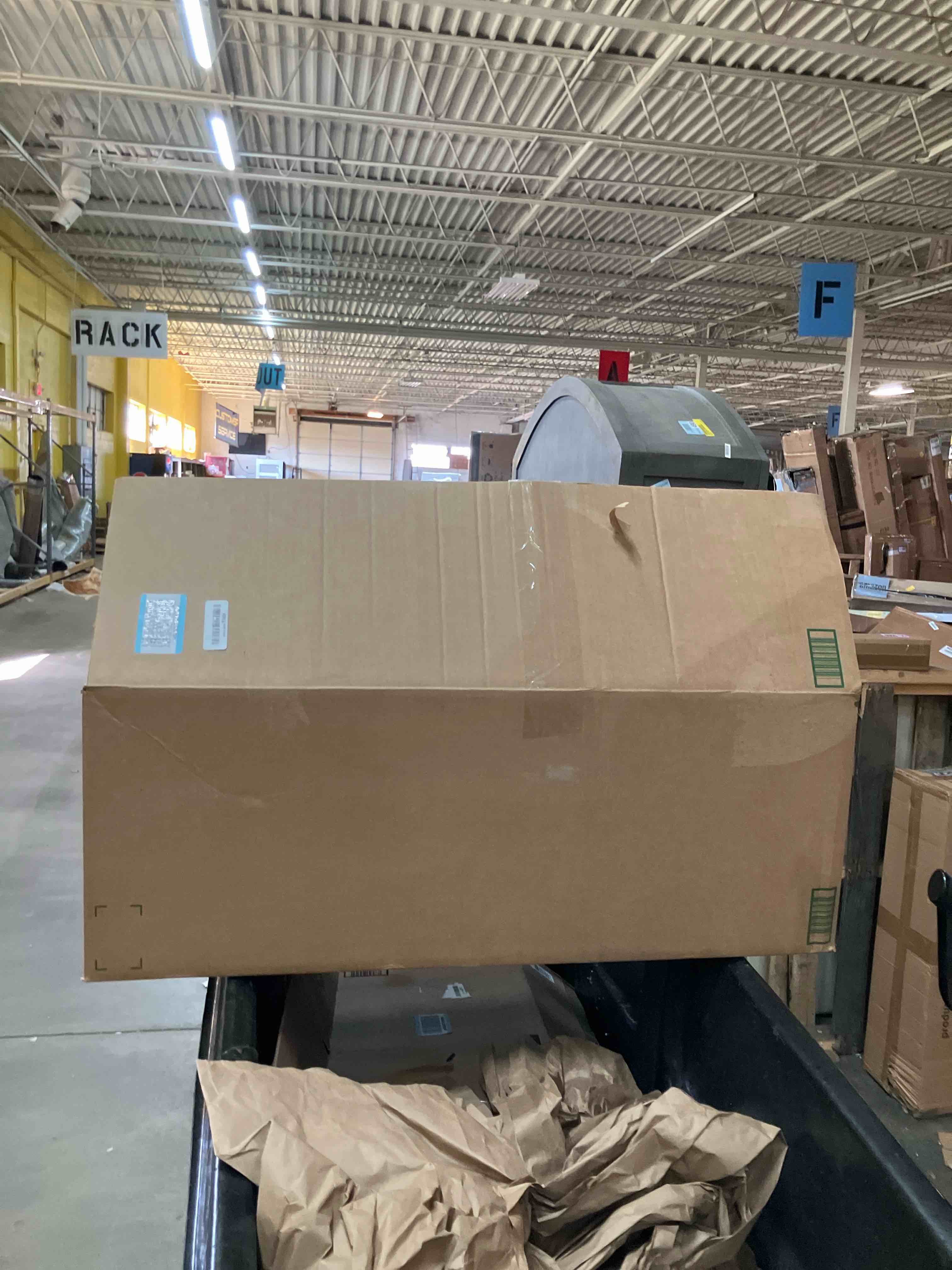 https://s3.amazonaws.com/lotting-images-prod/phillipi/BRN3610105_1757690097065.jpeg